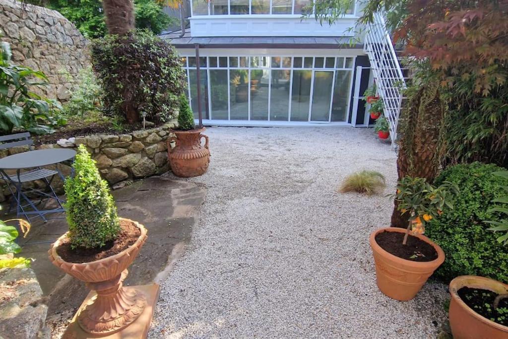 Hideaway Garden Paradise