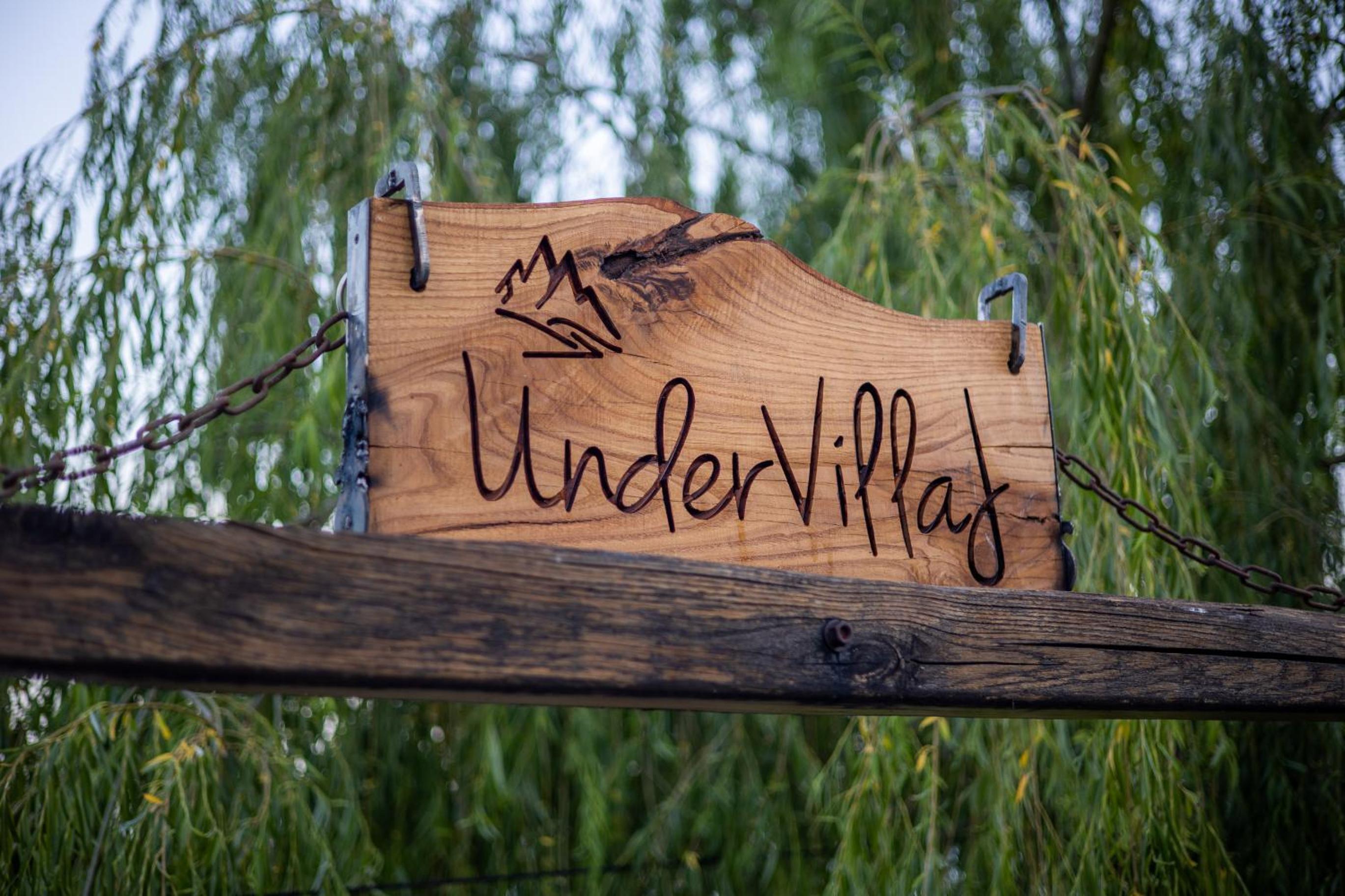 Under Villa J