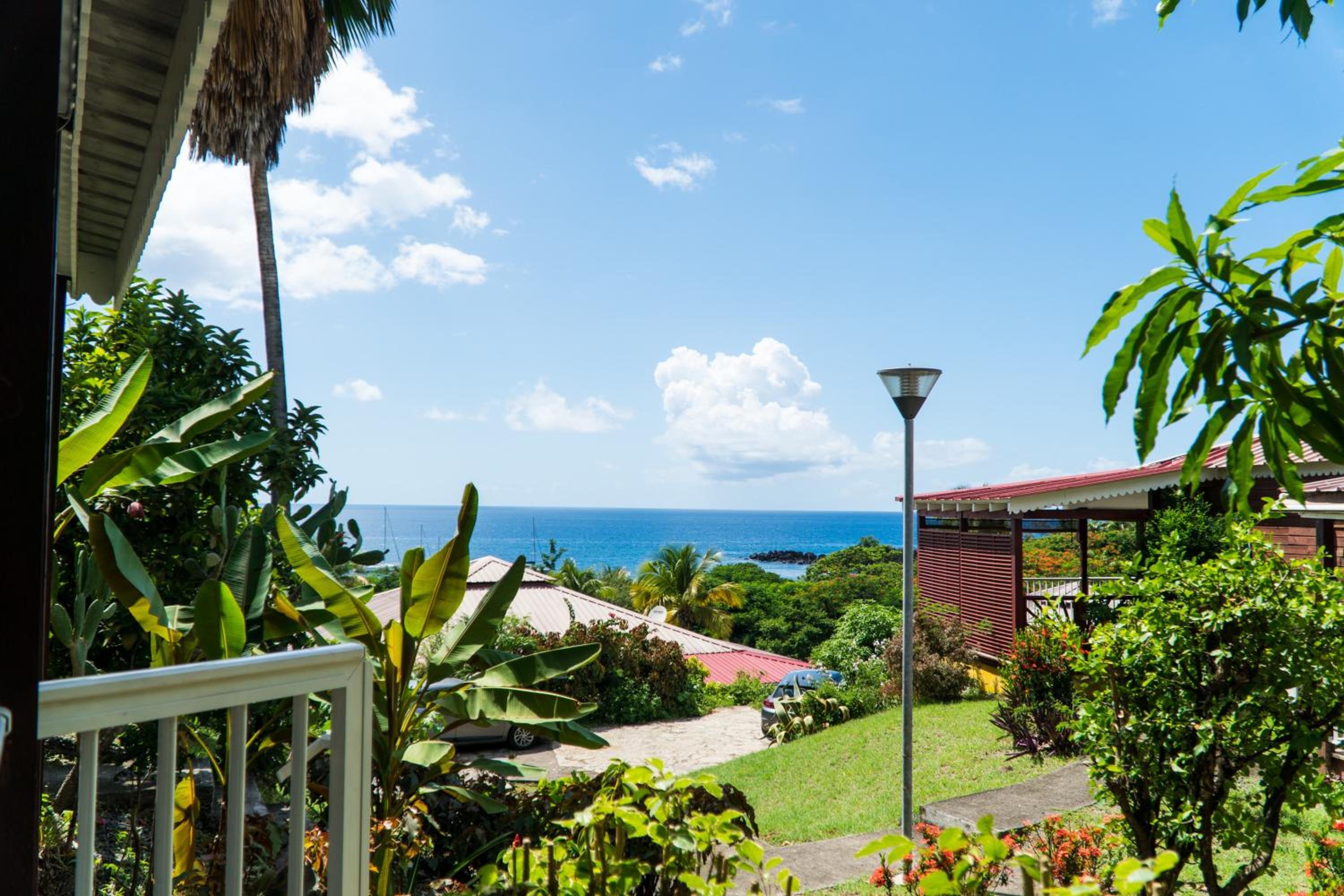 Bungalow confortable avec vue mer à Bouillante