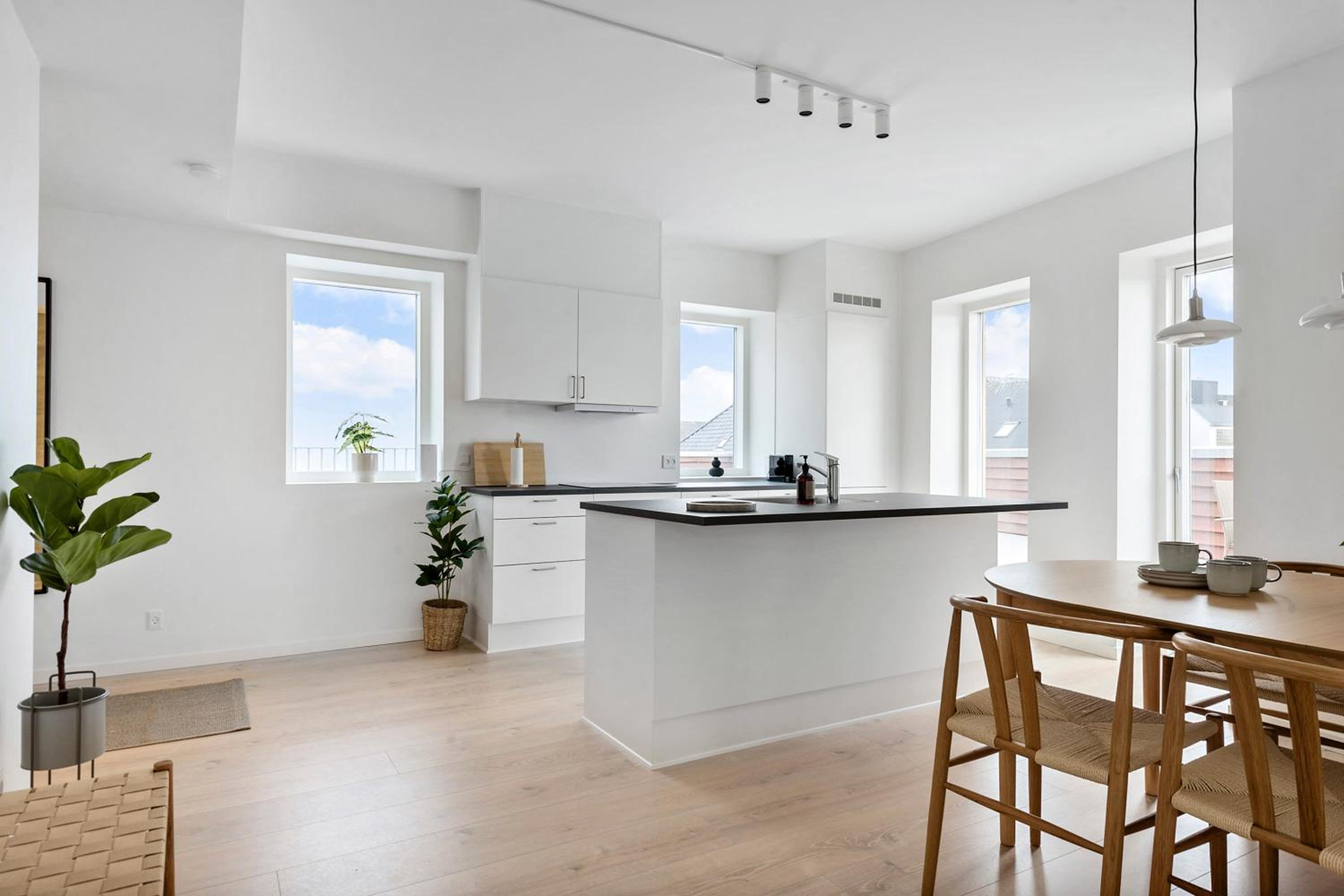Grand Penthouse Suite With Private Rooftop Terrace