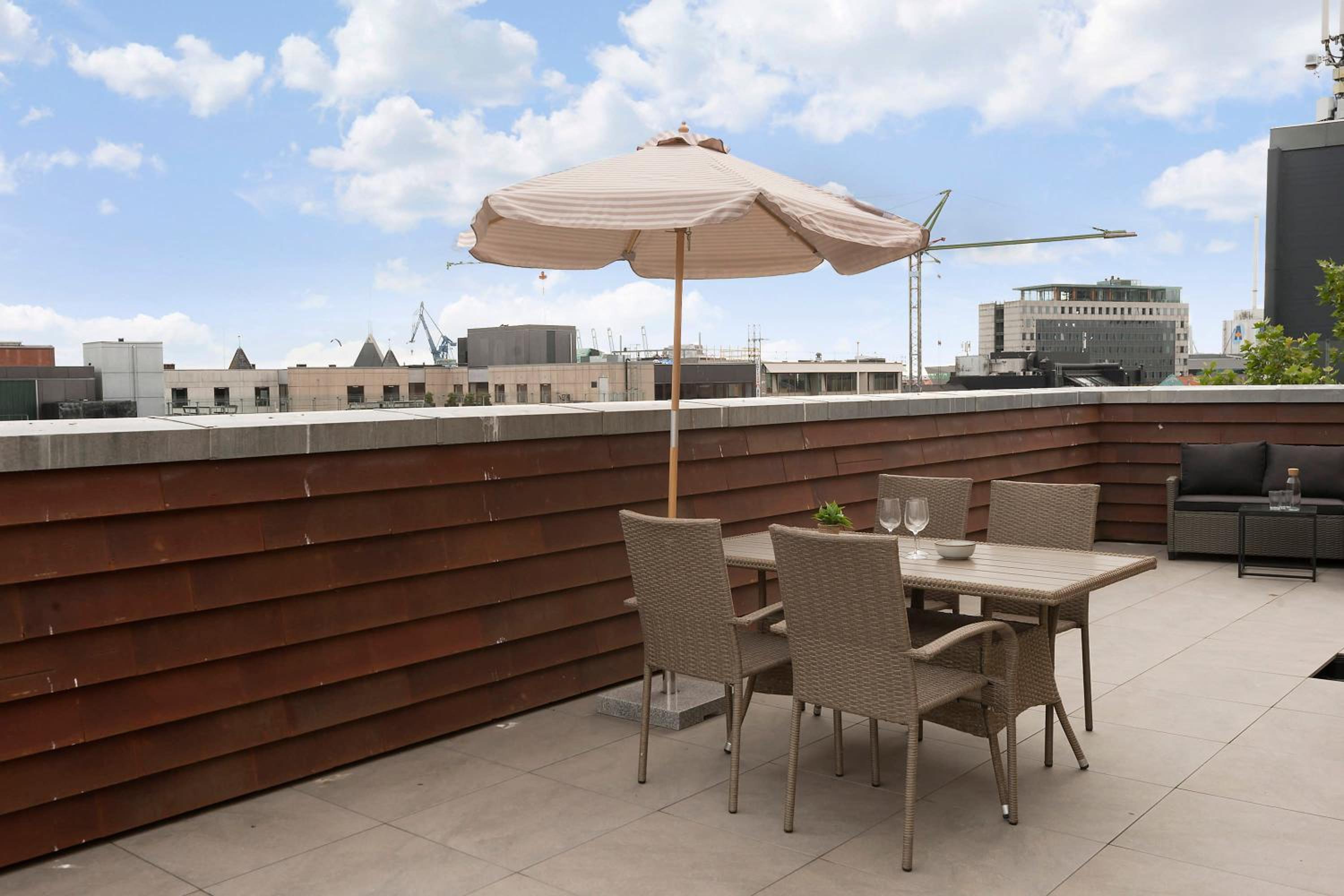 Grand Penthouse Suite With Private Rooftop Terrace