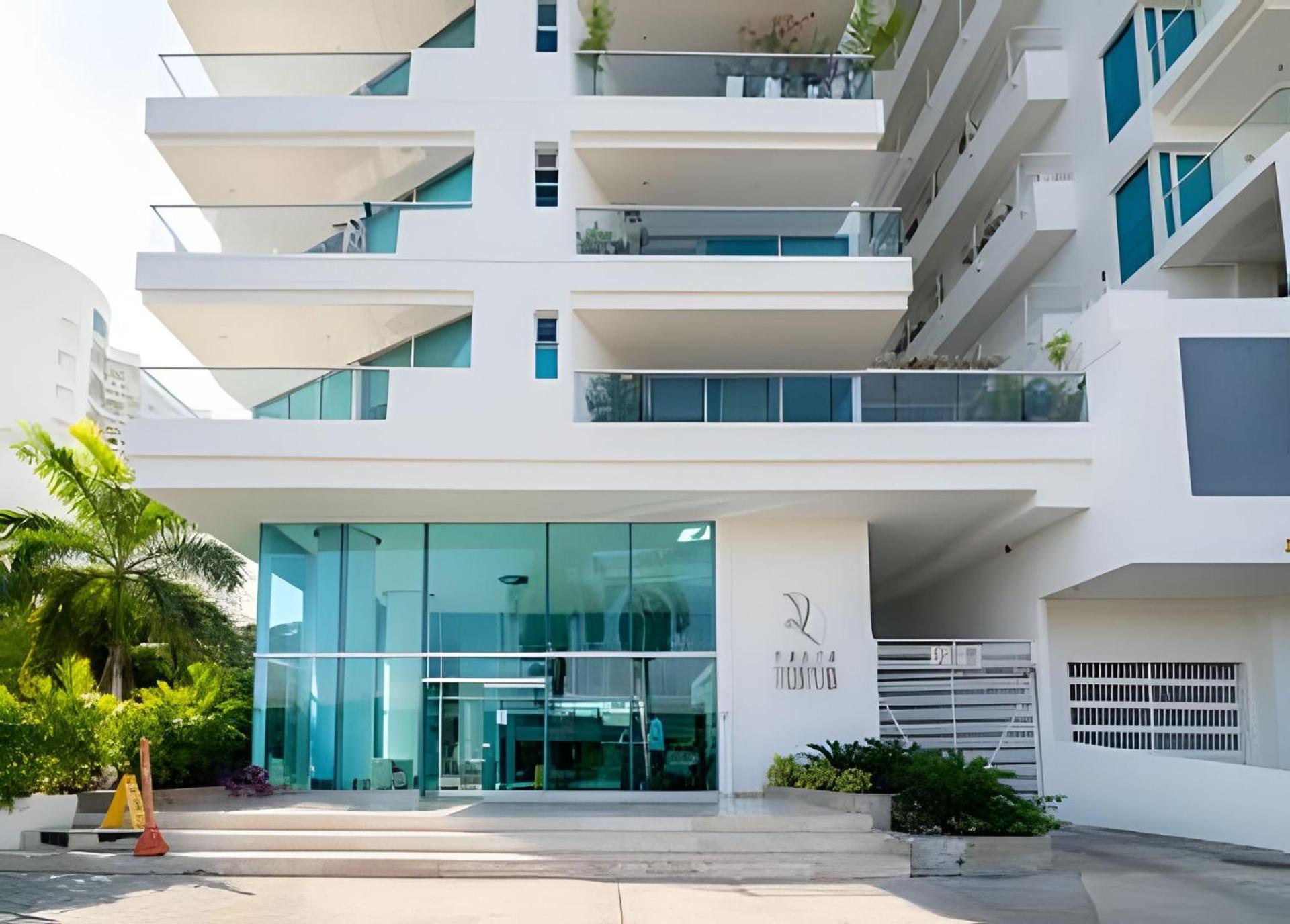 Hotel 1 Dormitorio con salida directa playa de Morros - Image 1