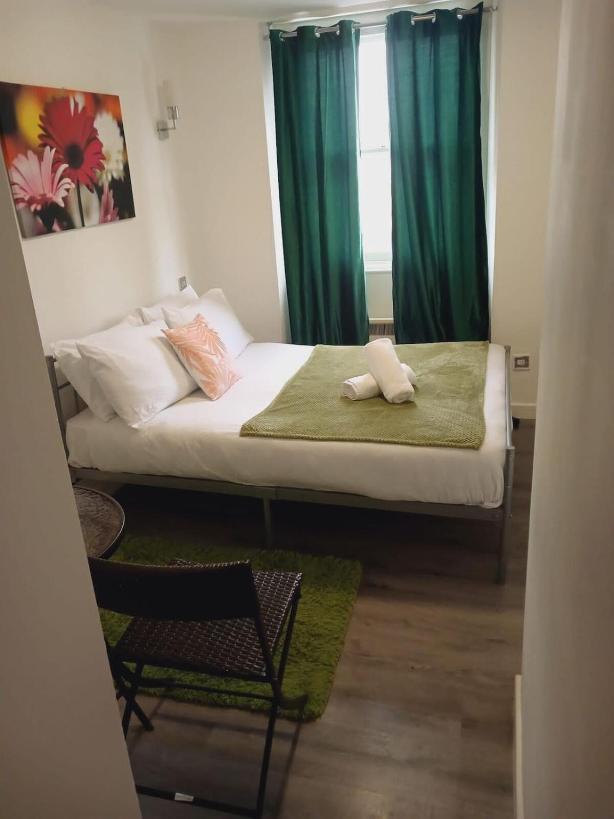 Stunning Studio For 2 Near Hyde-F303