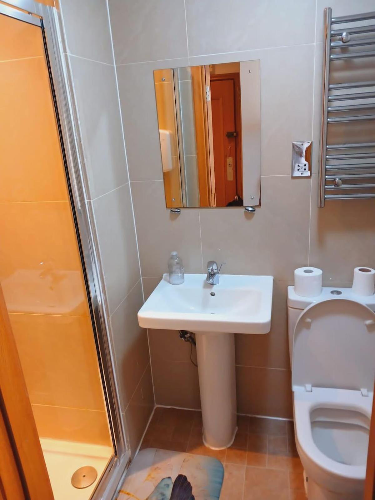 Stunning Studio For 2 Near Hyde-F303