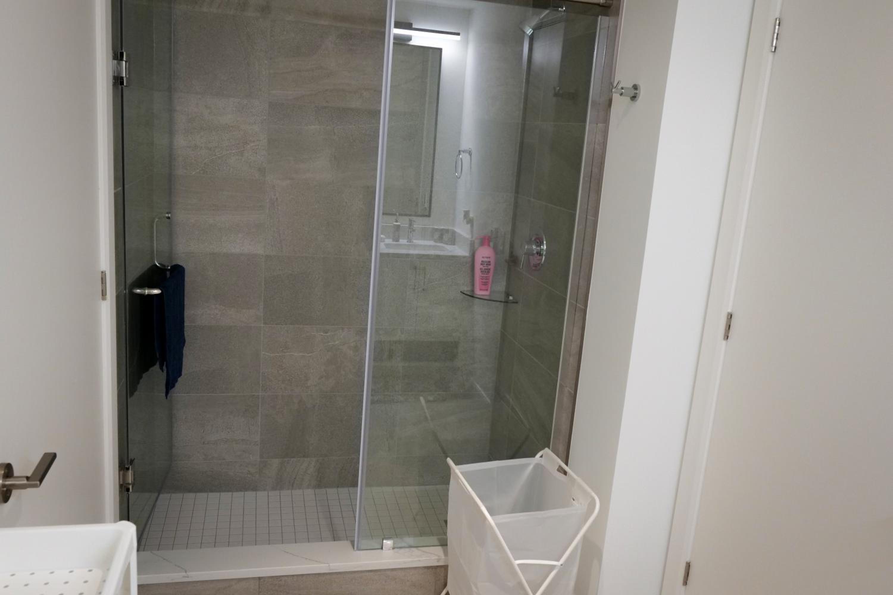 2bhk Luxury brand new pvt suite Kitchener