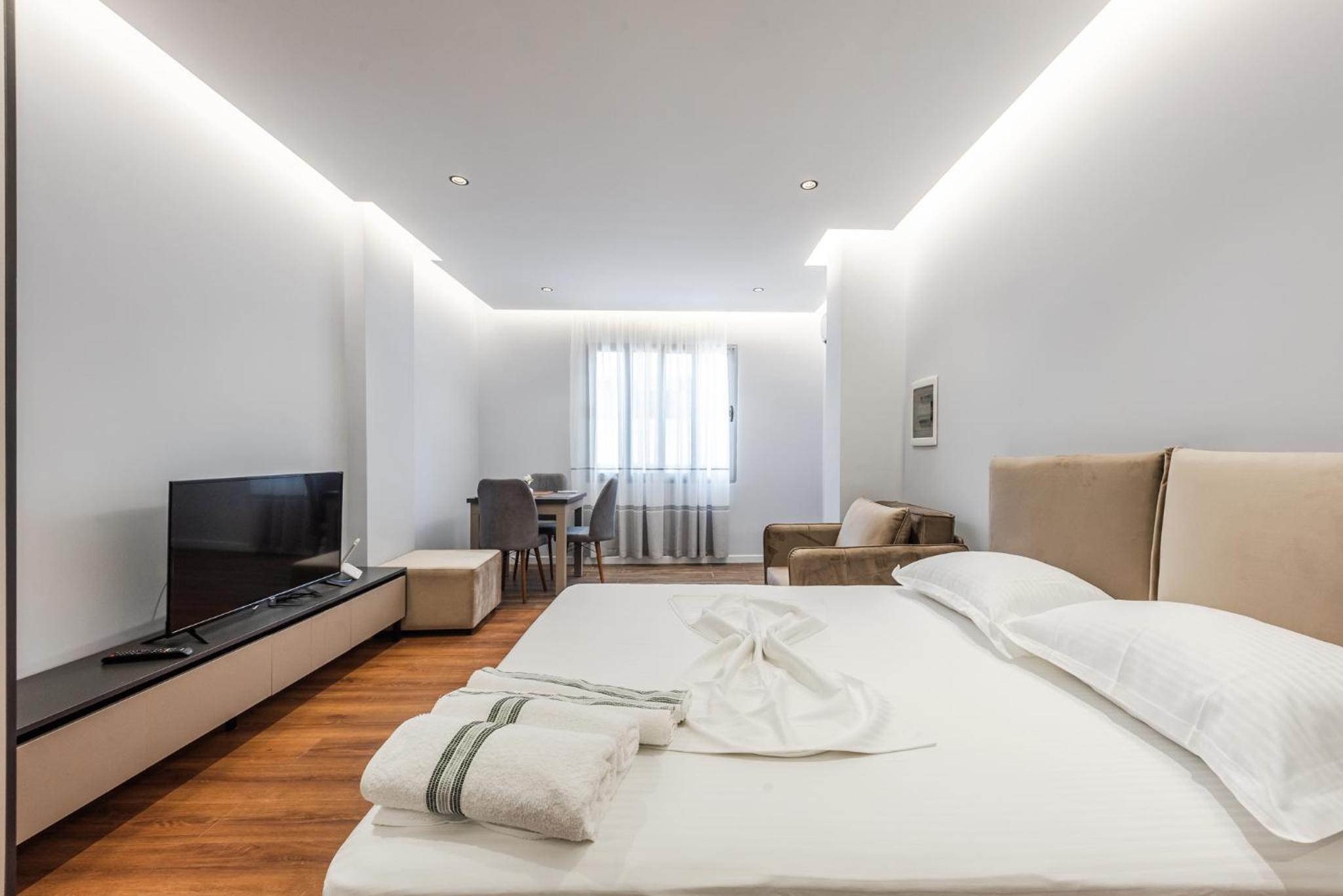 SR Apartments Golem
