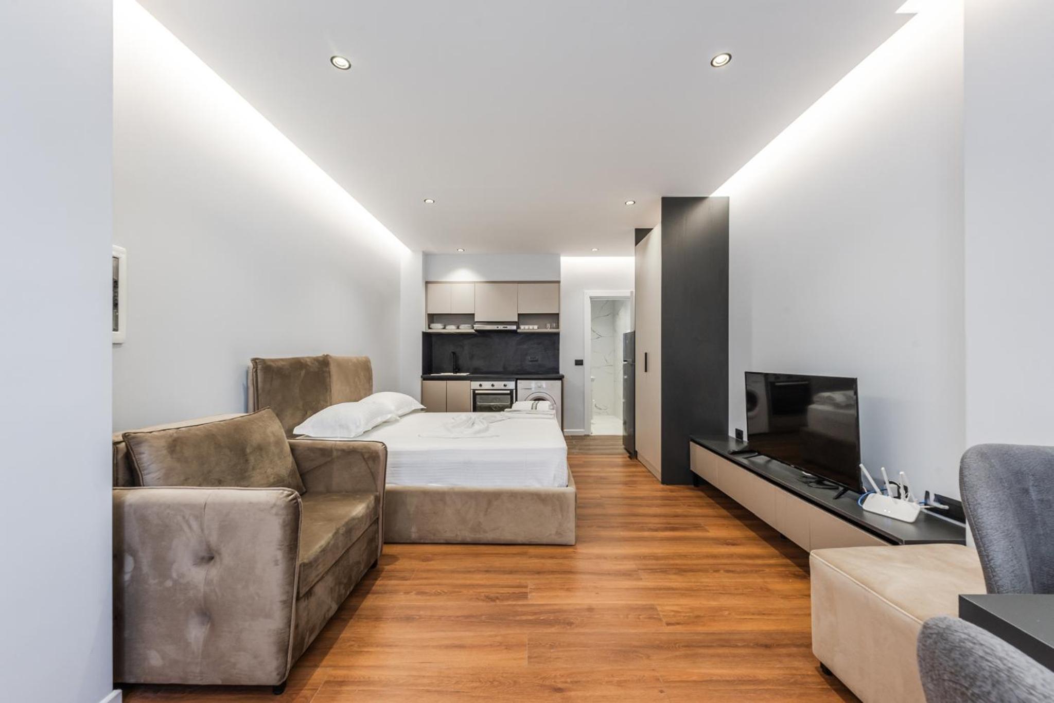SR Apartments Golem