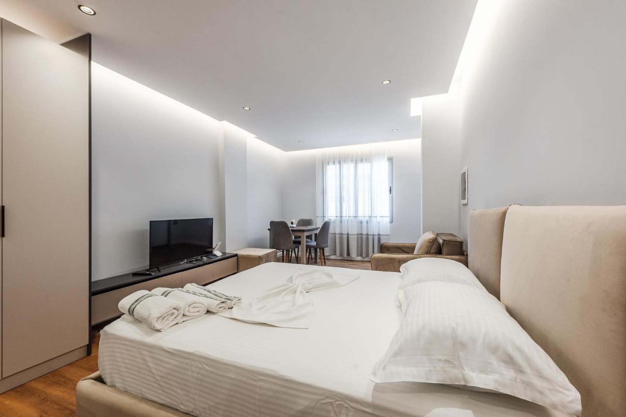 SR Apartments Golem