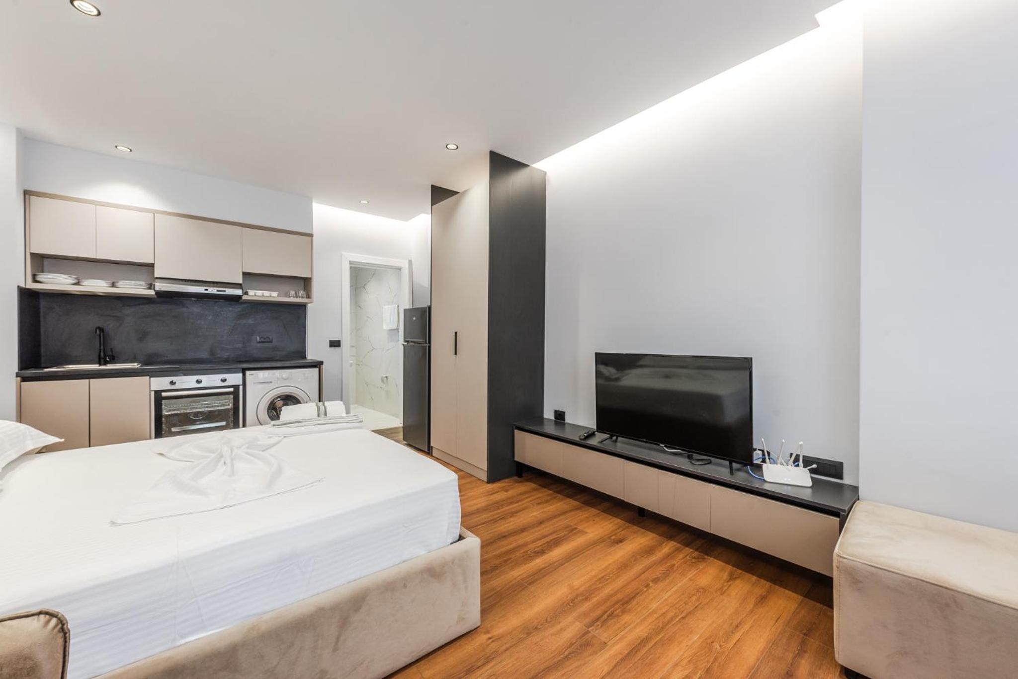 SR Apartments Golem