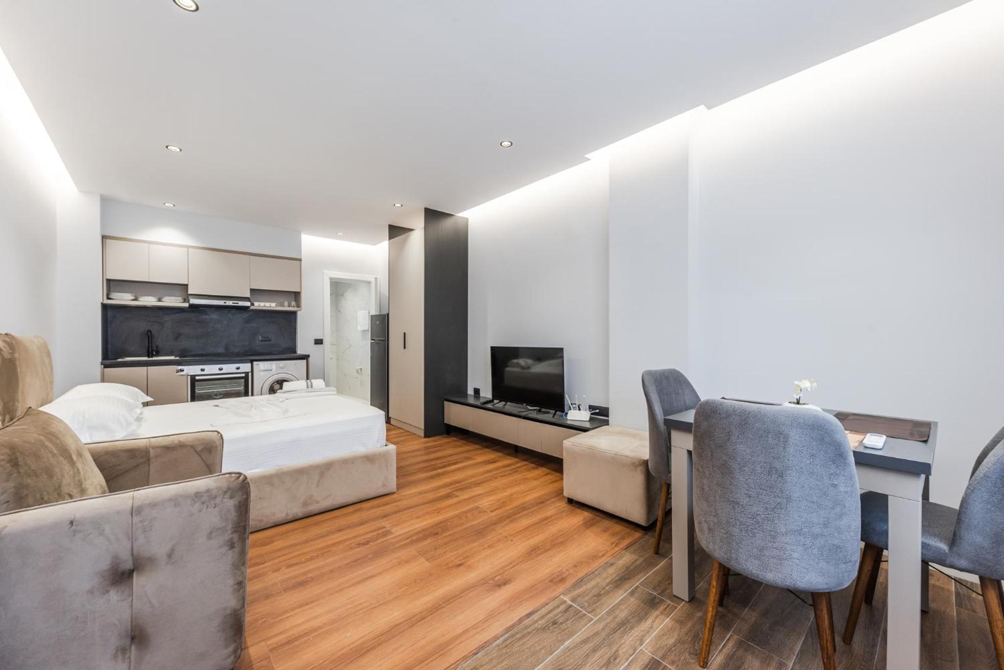 SR Apartments Golem