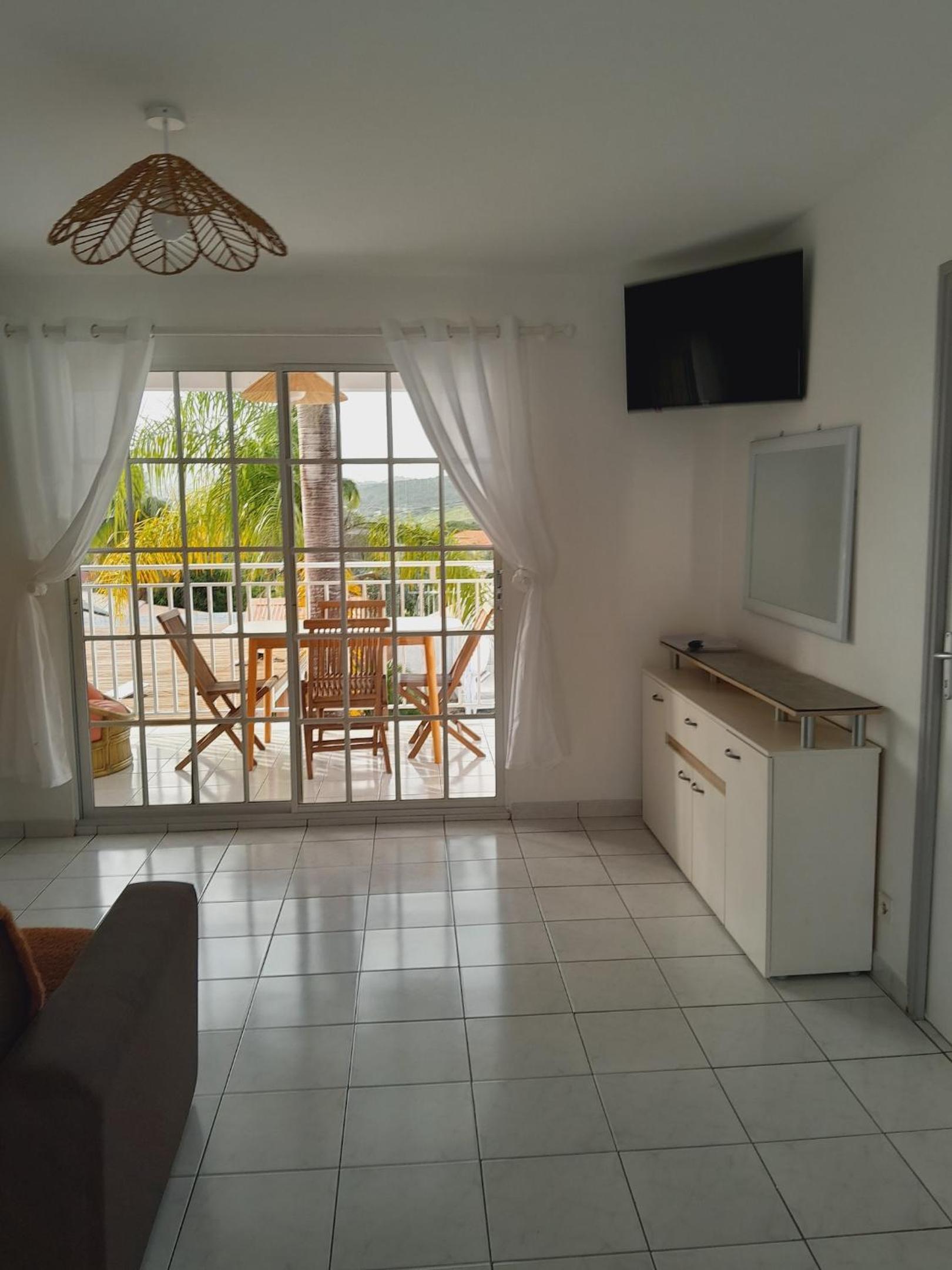 Appartement charmant à Sainte-Anne avec piscine partagée - 60 m² view 4