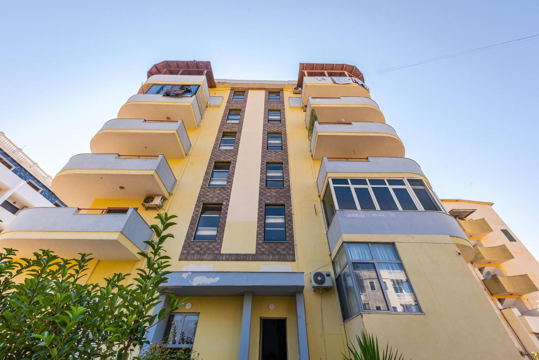 SR Apartments Golem