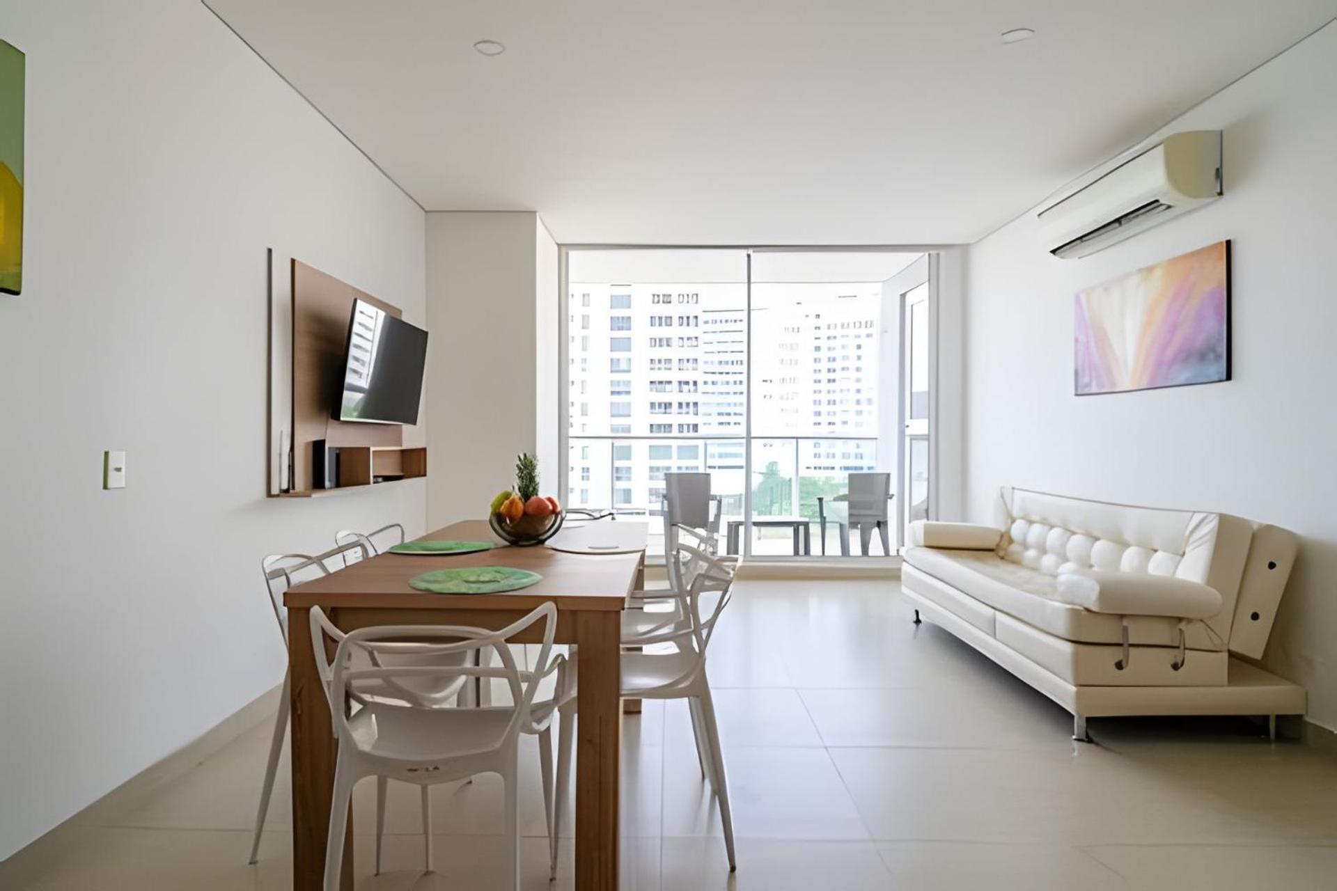 2 Bedrooms Sea View. Pool and Spa