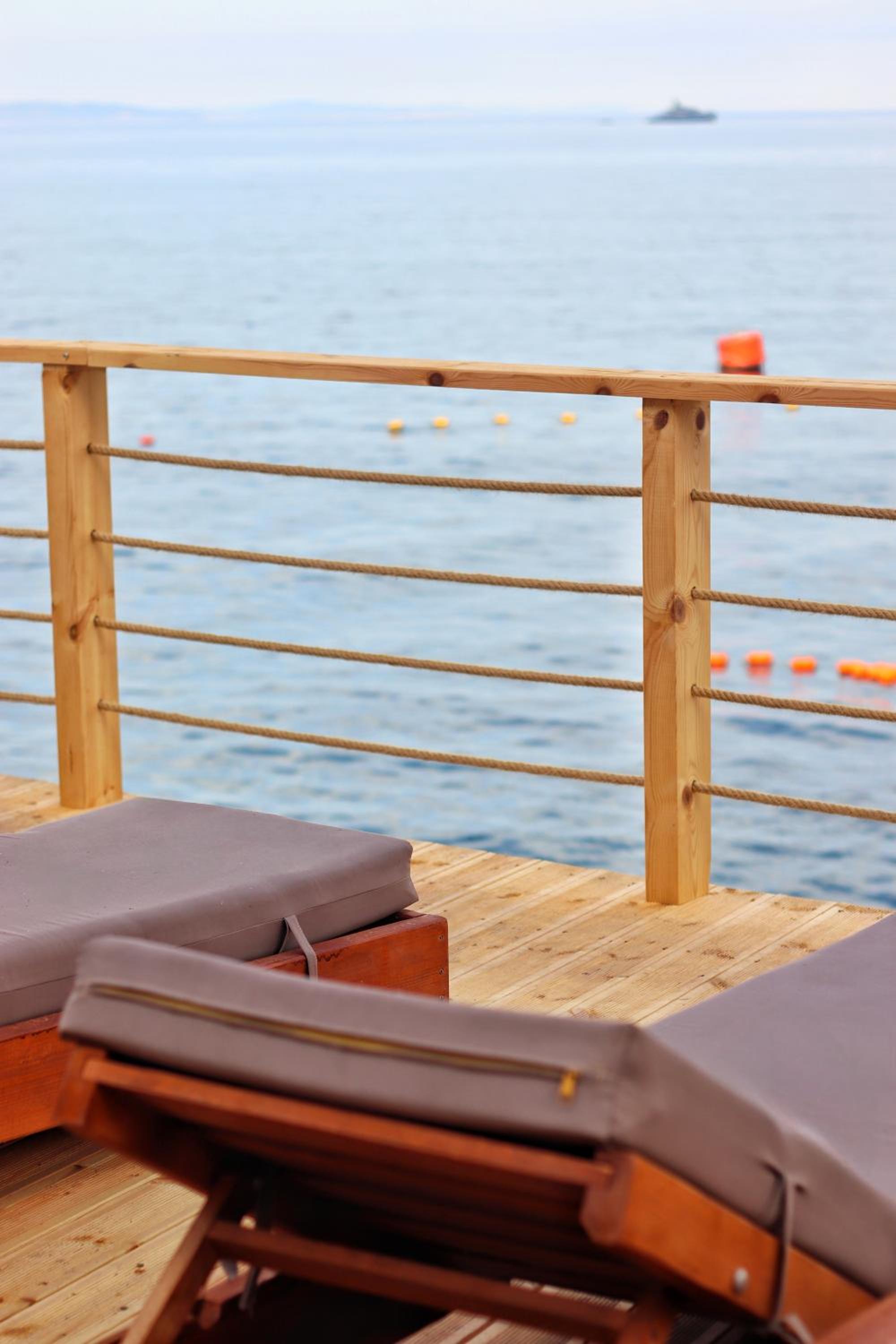 Golden Beach Suites