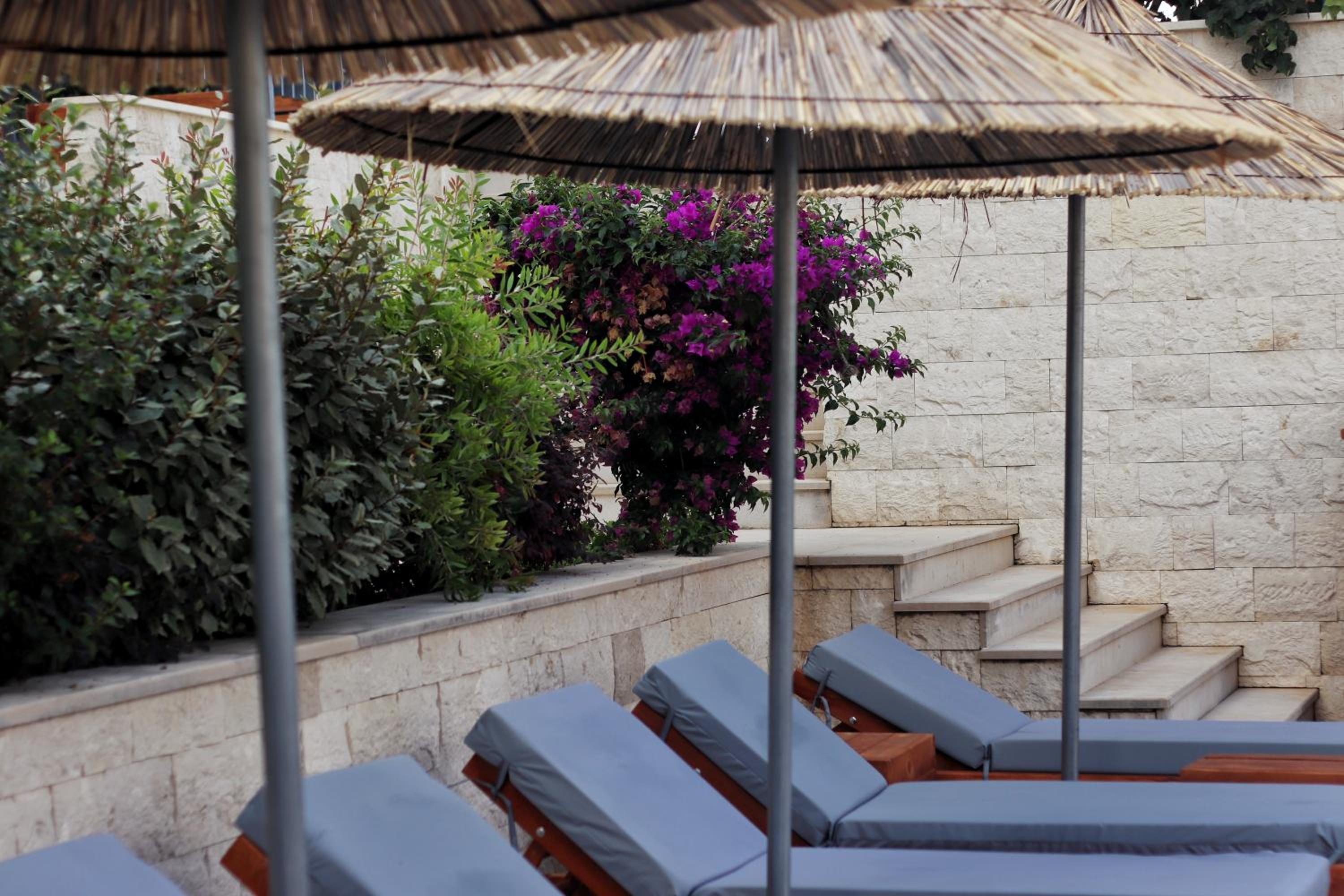 Golden Beach Suites