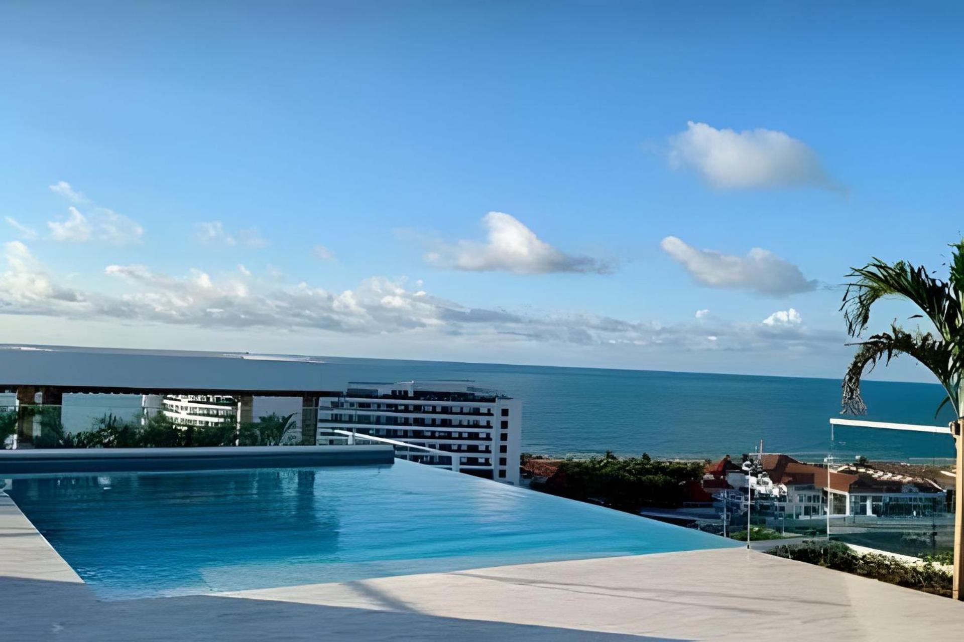 1 Bedroom by the Sea. Private Jacuzzi