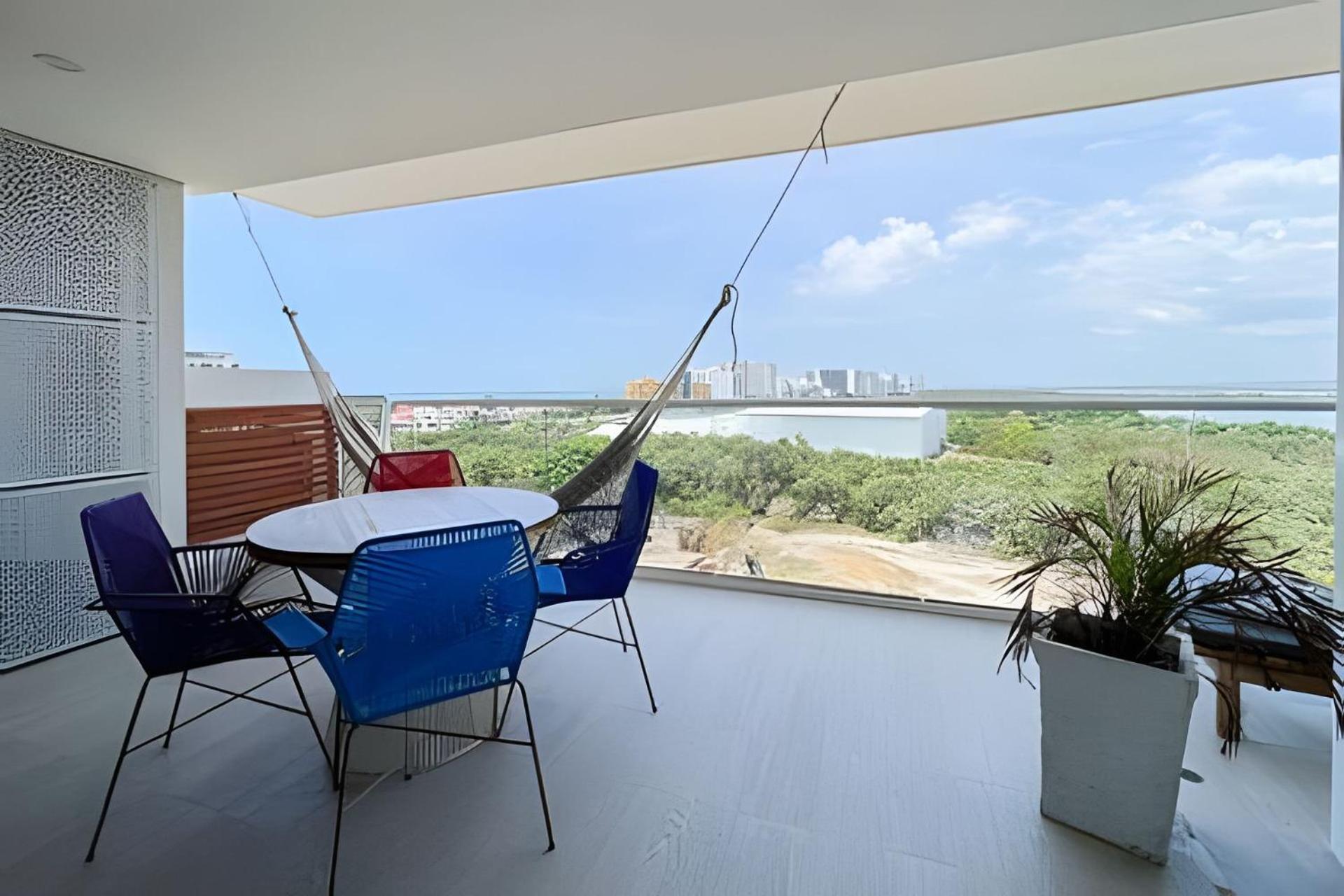1 Bedroom by the Sea. Private Jacuzzi