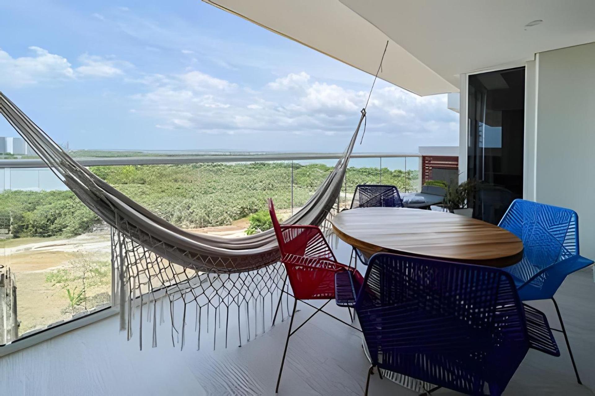 1 Bedroom by the Sea. Private Jacuzzi