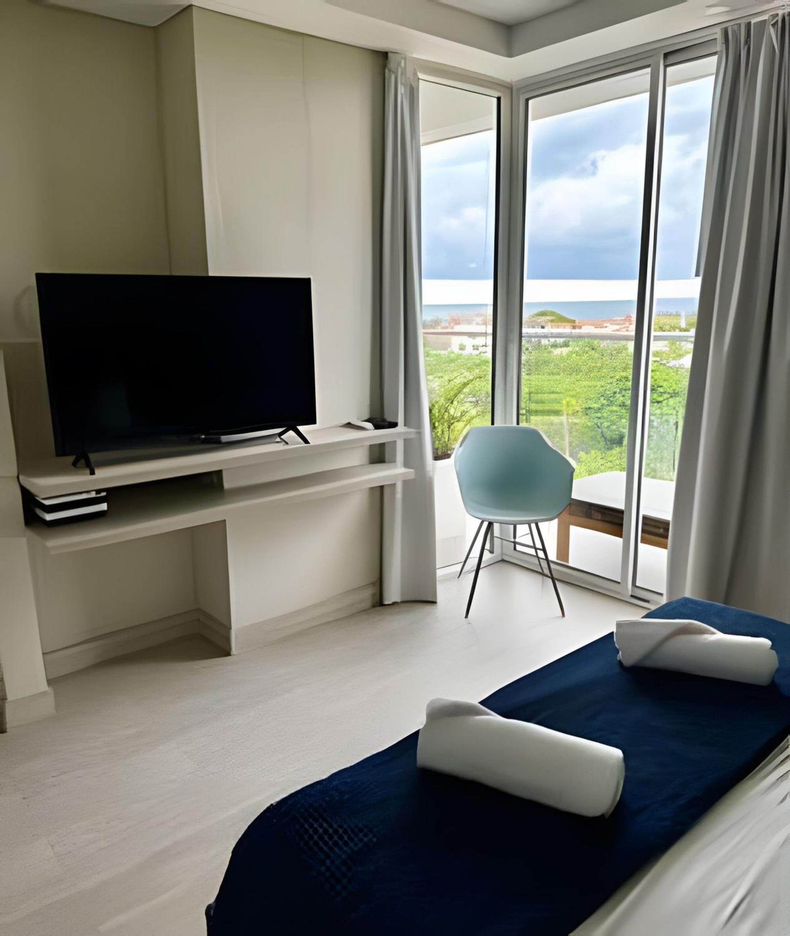 1 Bedroom by the Sea. Private Jacuzzi