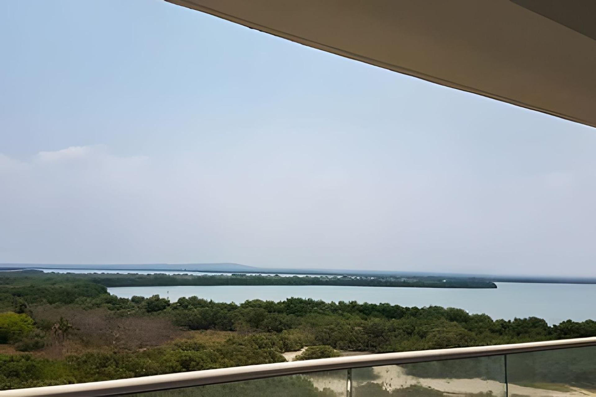 1 Bedroom by the Sea. Private Jacuzzi