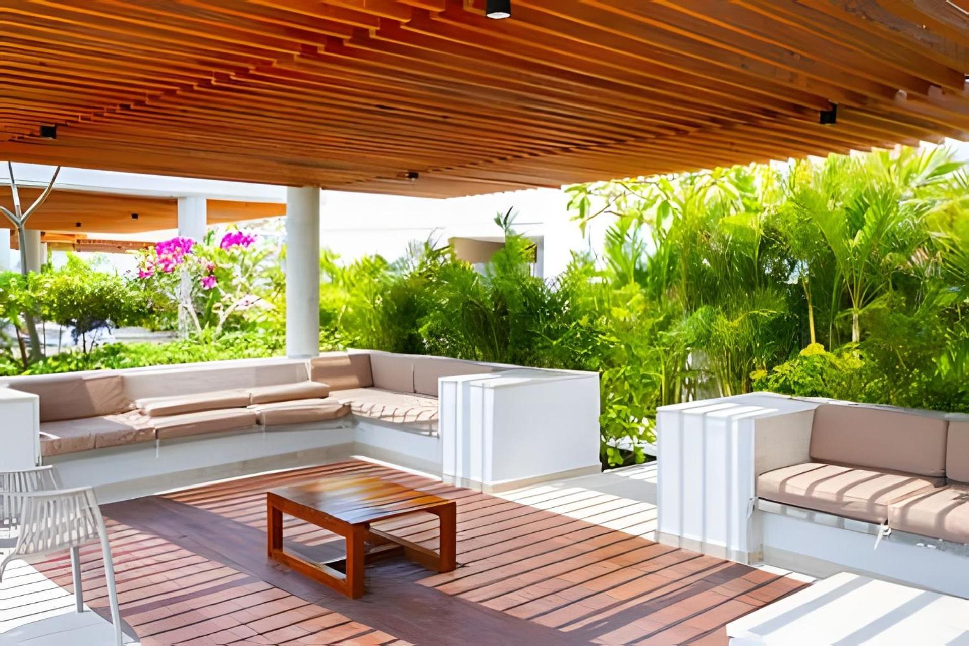 1 Bedroom by the Sea. Private Jacuzzi