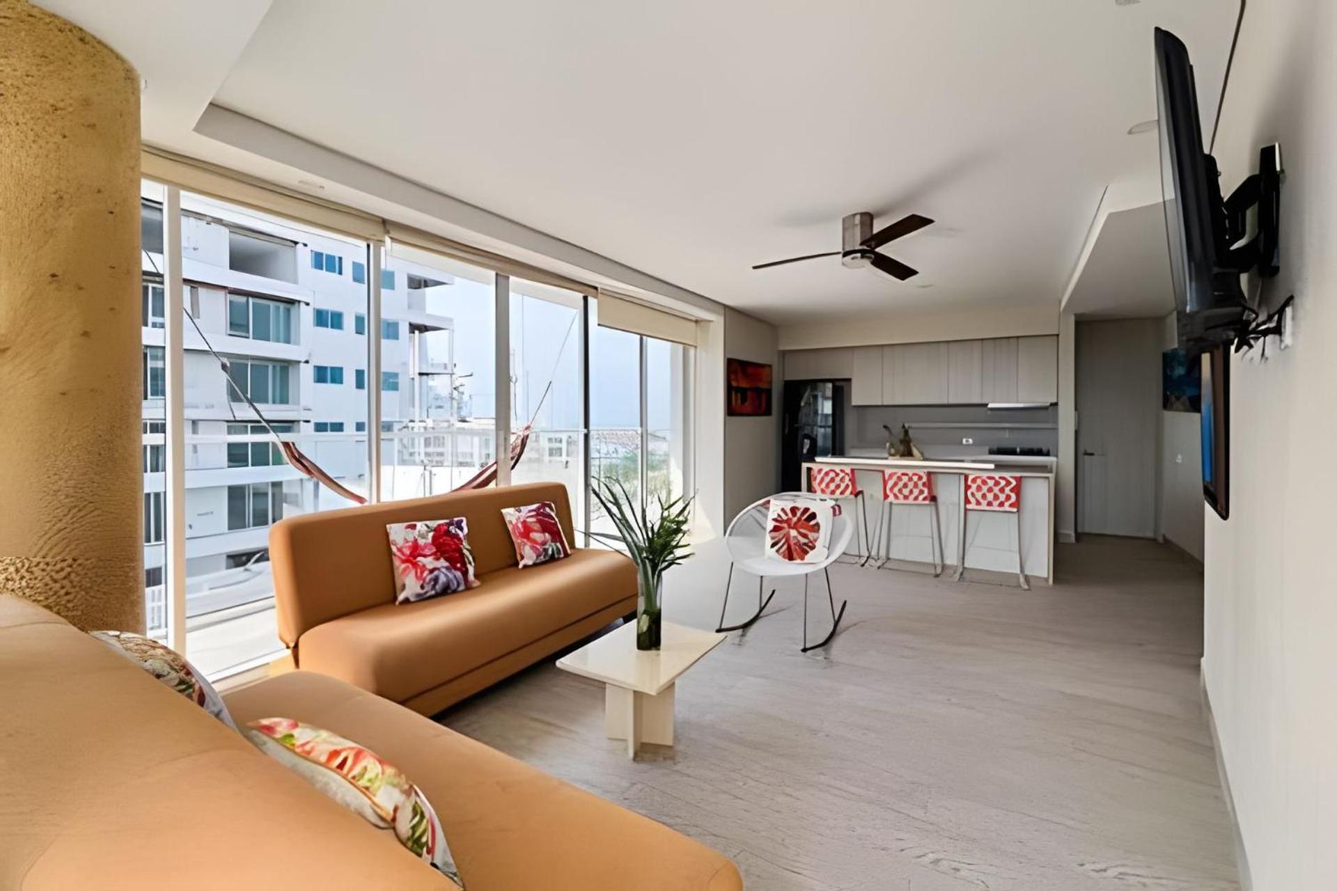 2 Bedrooms Jacuzzi and Sea View. Beach Front view 4