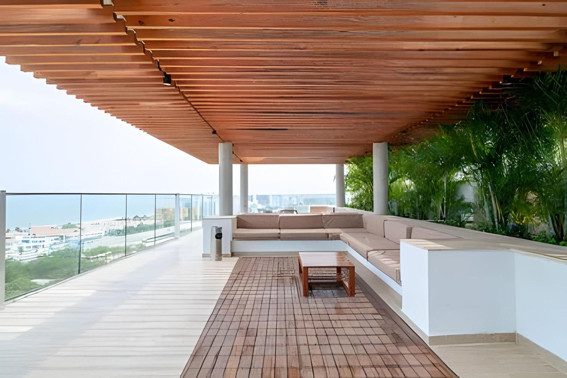 1 Bedroom by the Sea. Private Jacuzzi