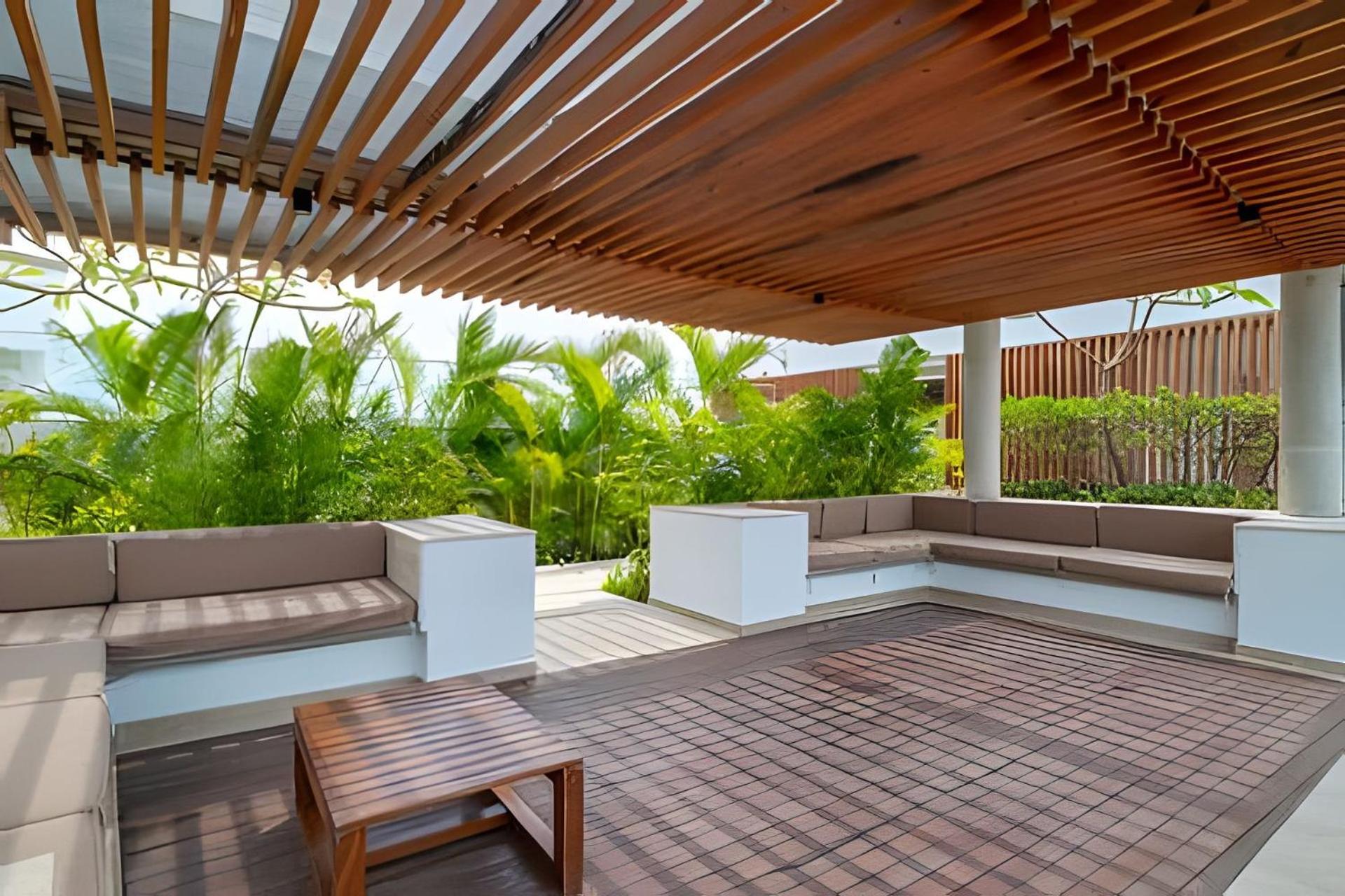 1 Bedroom by the Sea. Private Jacuzzi