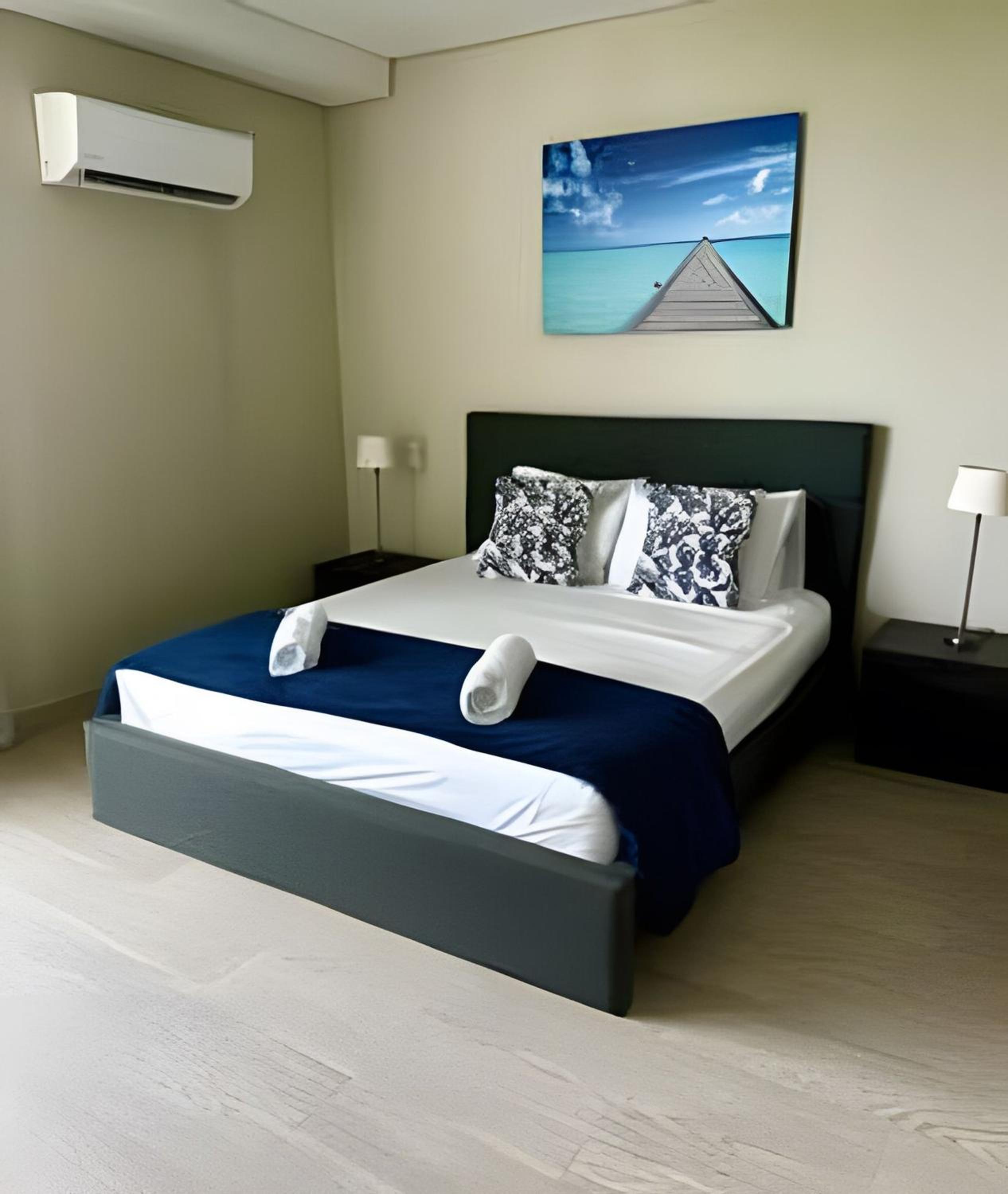 1 Bedroom by the Sea. Private Jacuzzi
