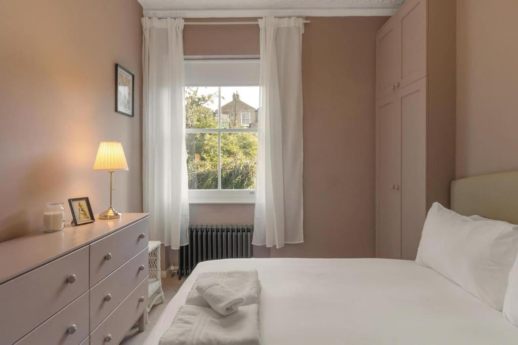 Newington Green, Beautiful 1 Bed