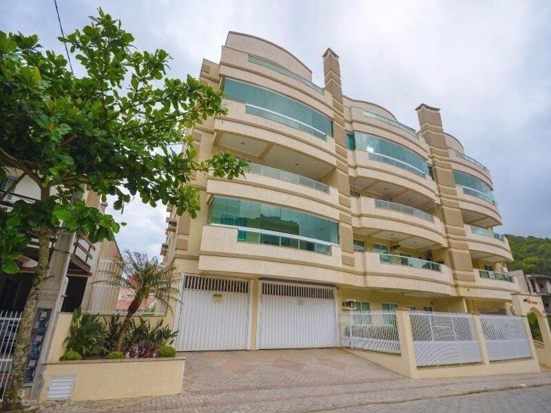 Apartamento a 120m da Praia de Bombas