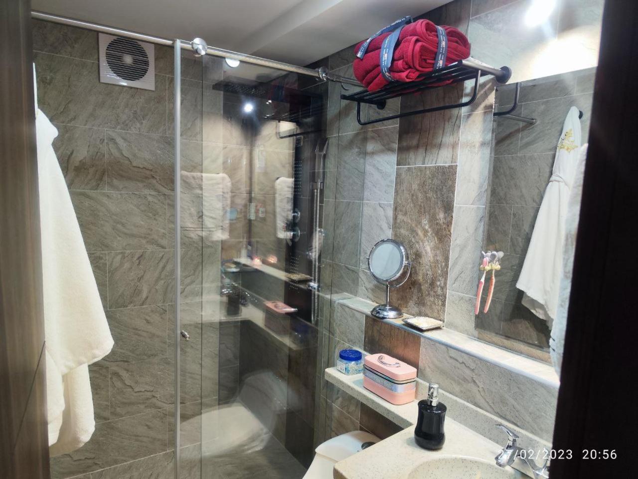 Apartamento Central cerca a clínicas, con excelentes acabados y muy comodo