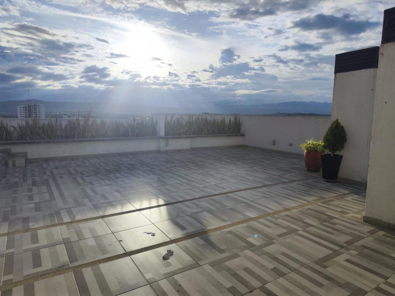 Apartamento Central cerca a clínicas, con excelentes acabados y muy comodo