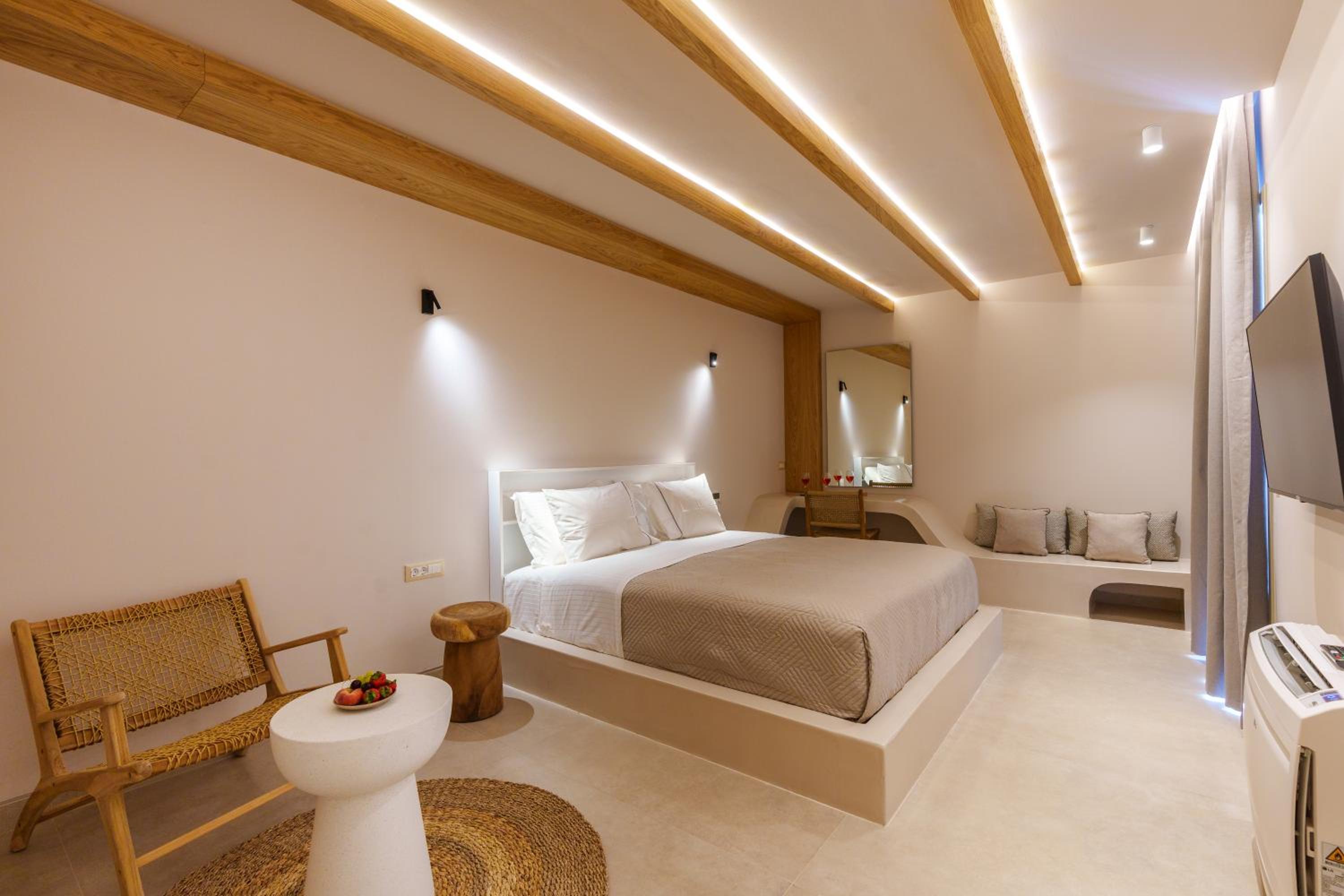 Halo Santorini - Living Experience photo 2