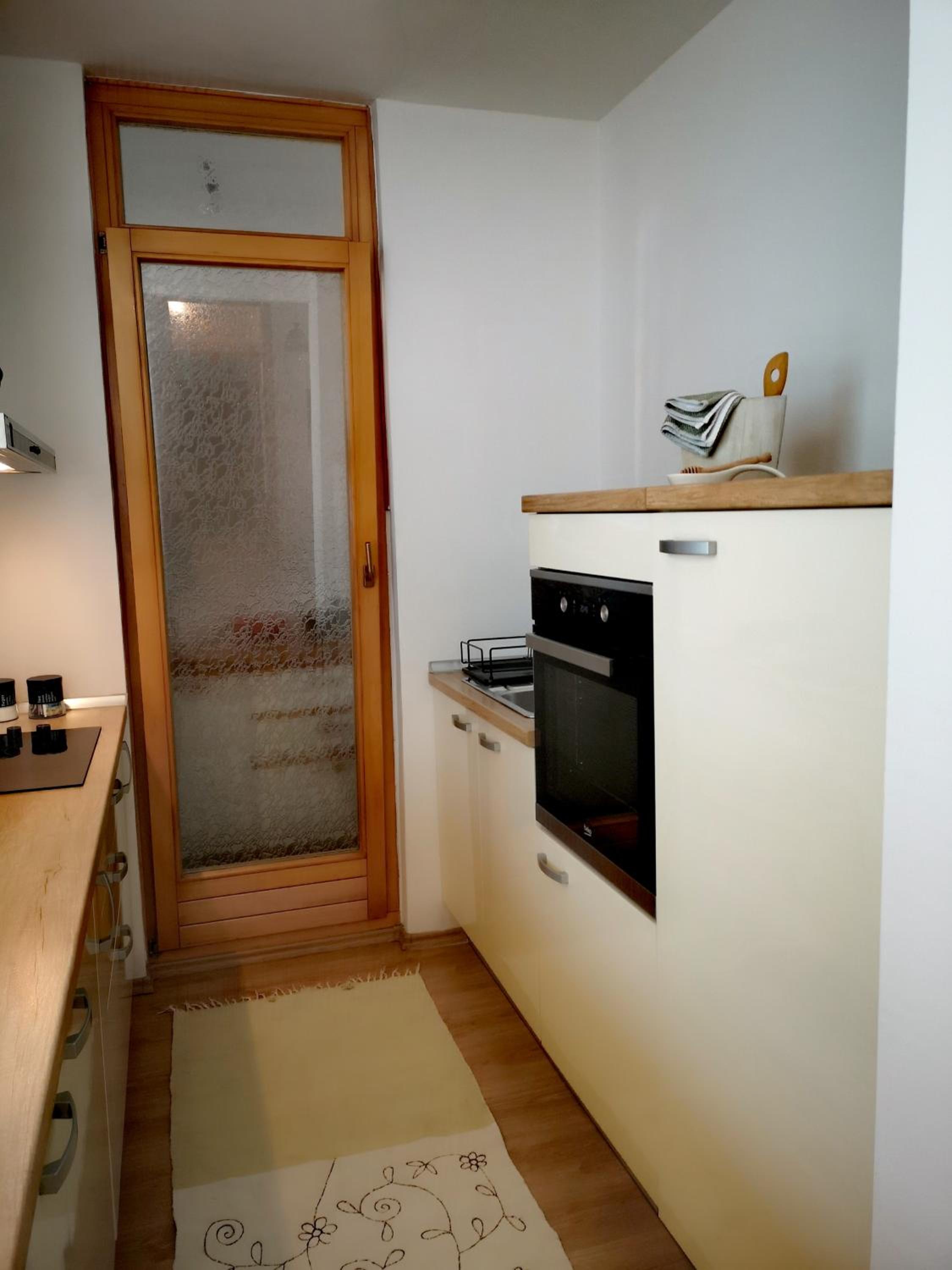 Shiny Thumb Apartment