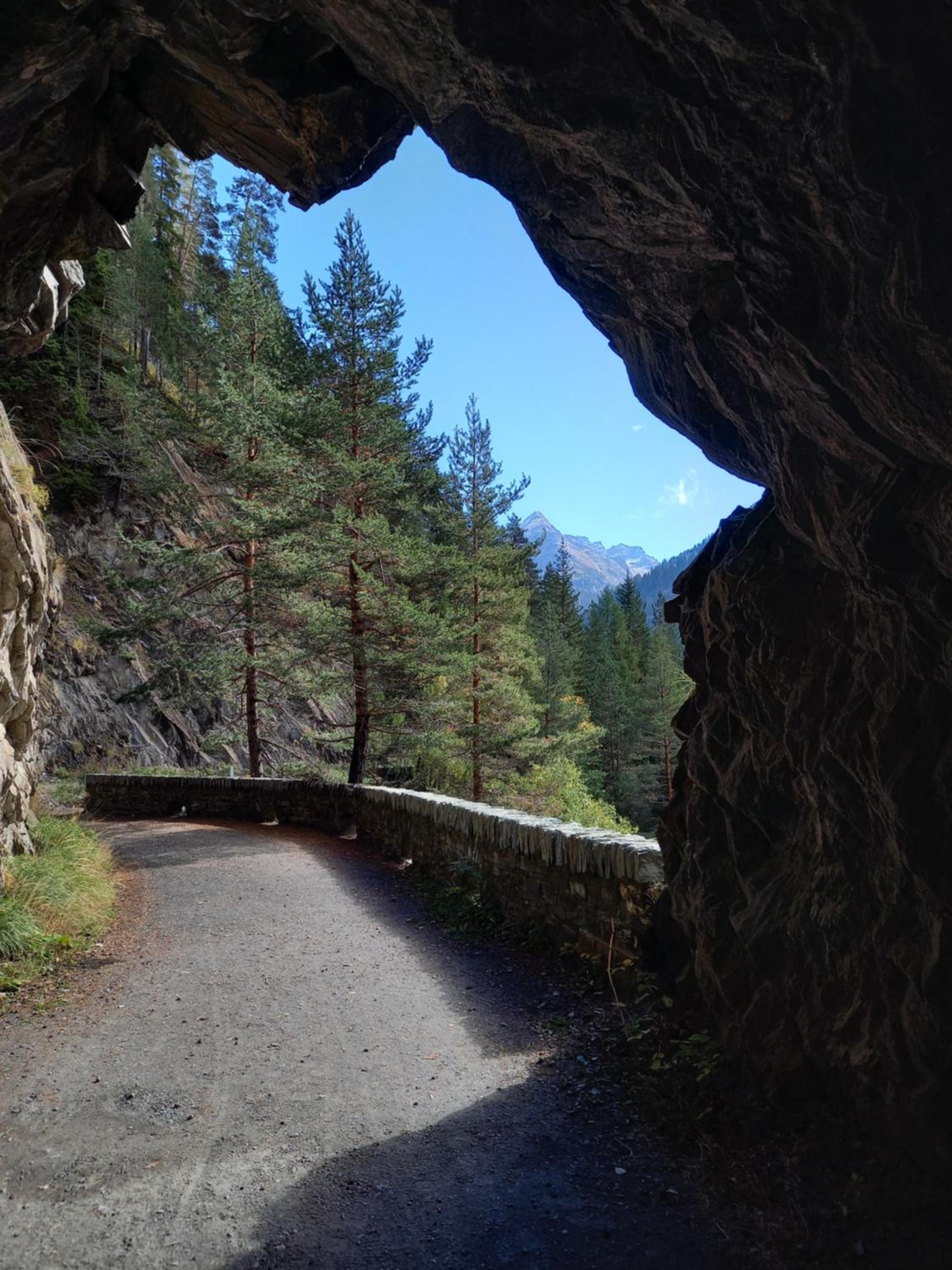 Wohnung mit schöner Sicht auf Bergpanorama und übers Tal