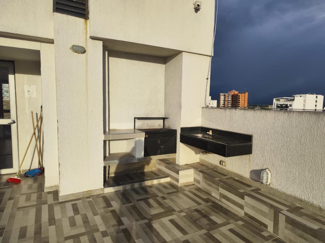 Apartamento Central cerca a clínicas, con excelentes acabados y muy comodo