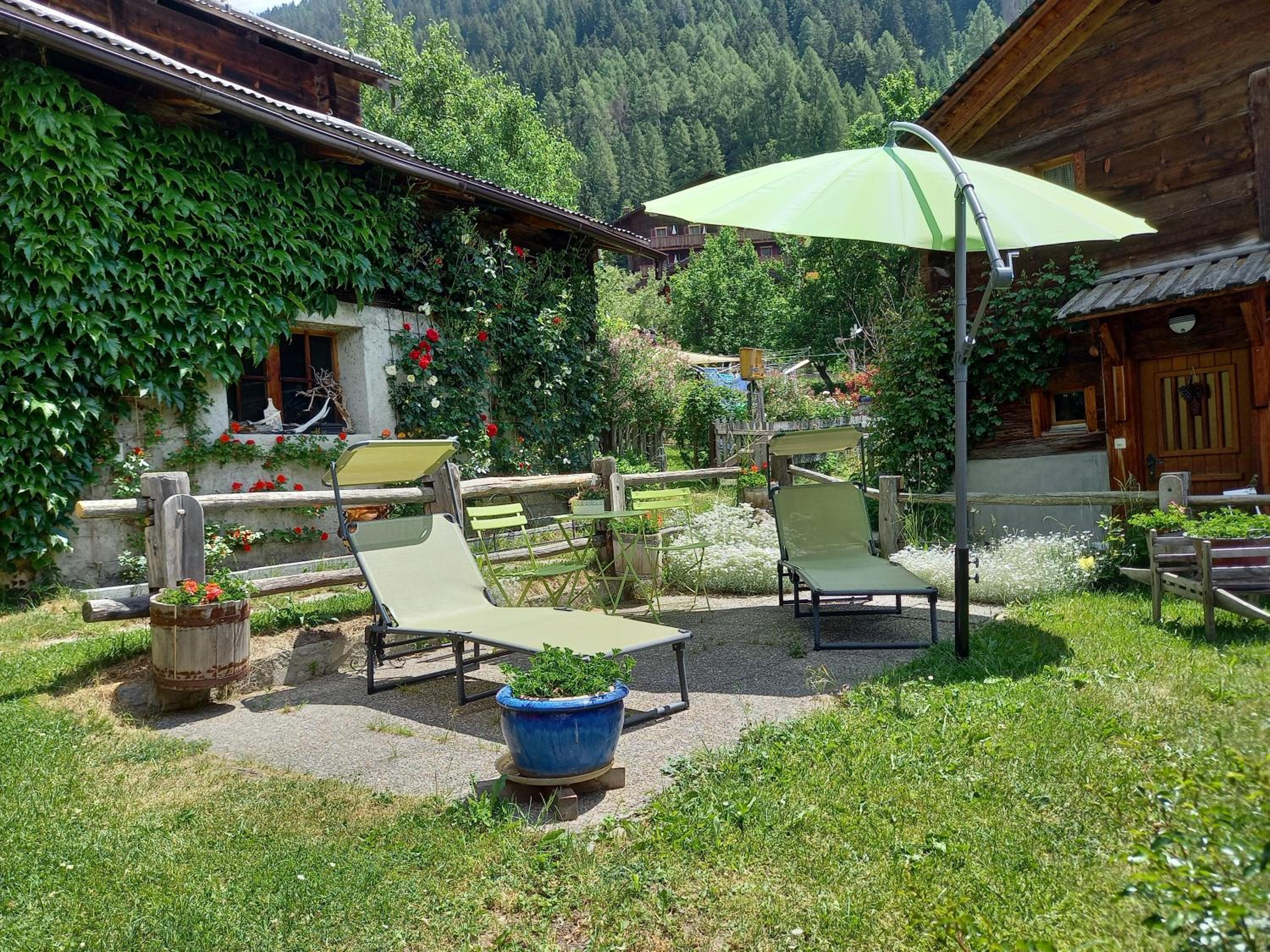 Wohnung mit schöner Sicht auf Bergpanorama und übers Tal