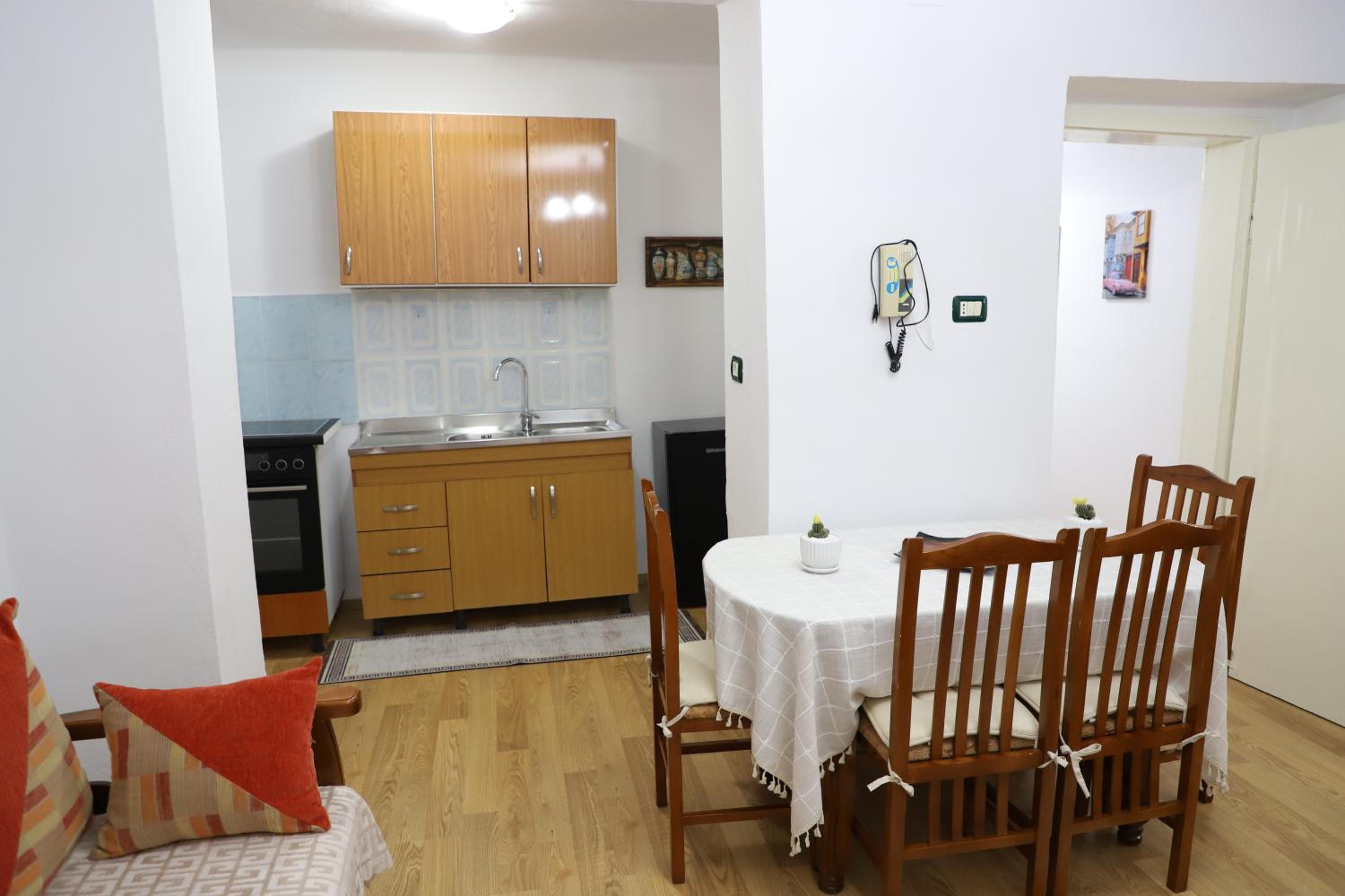 TB one bedroom apartment photo 4