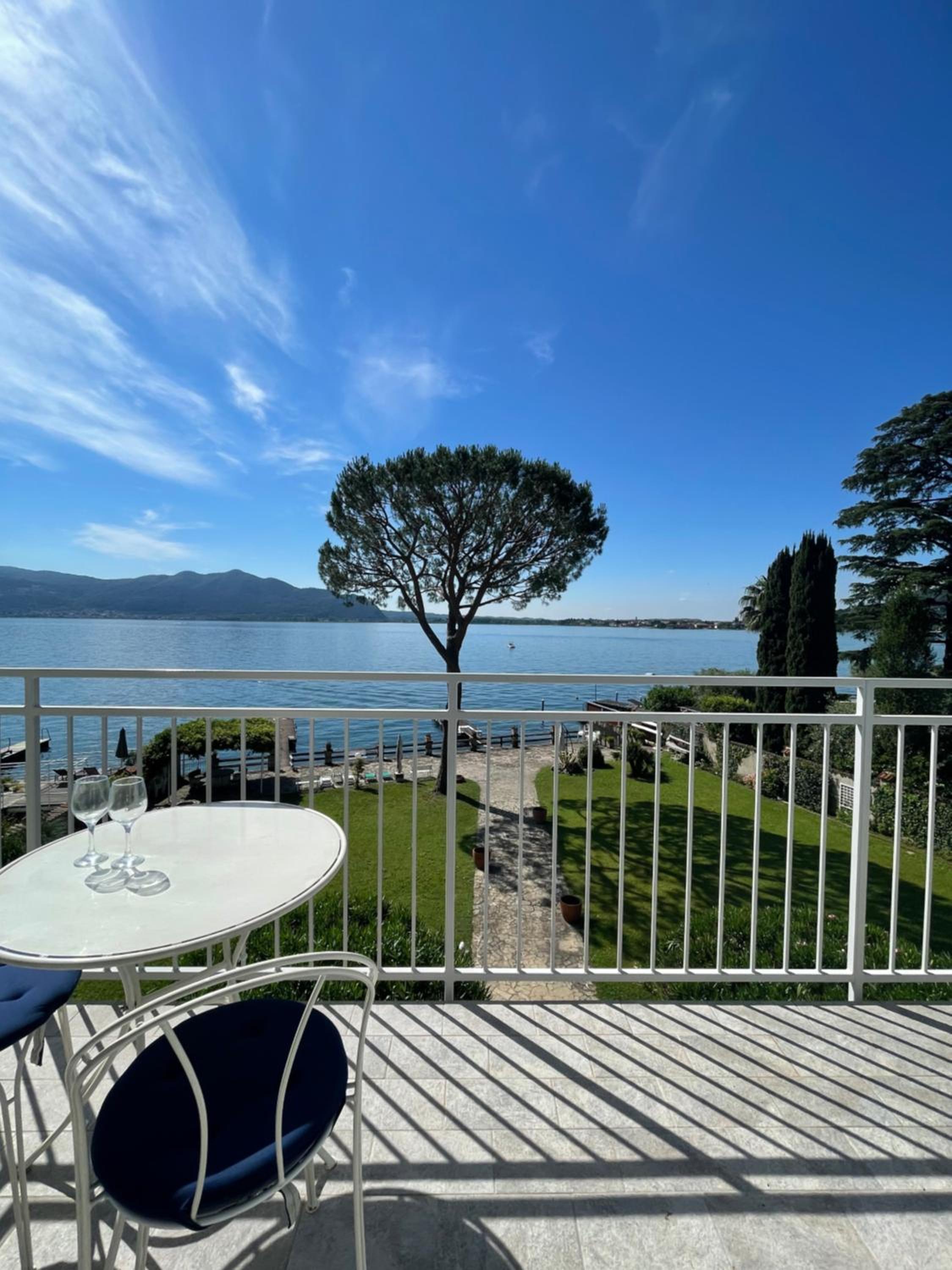 Riva al Lago en Predore — balance & terrace