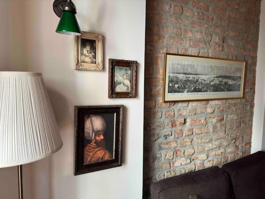 2Br, 2Ba, 2nd Floor of Historical Building, Galata
