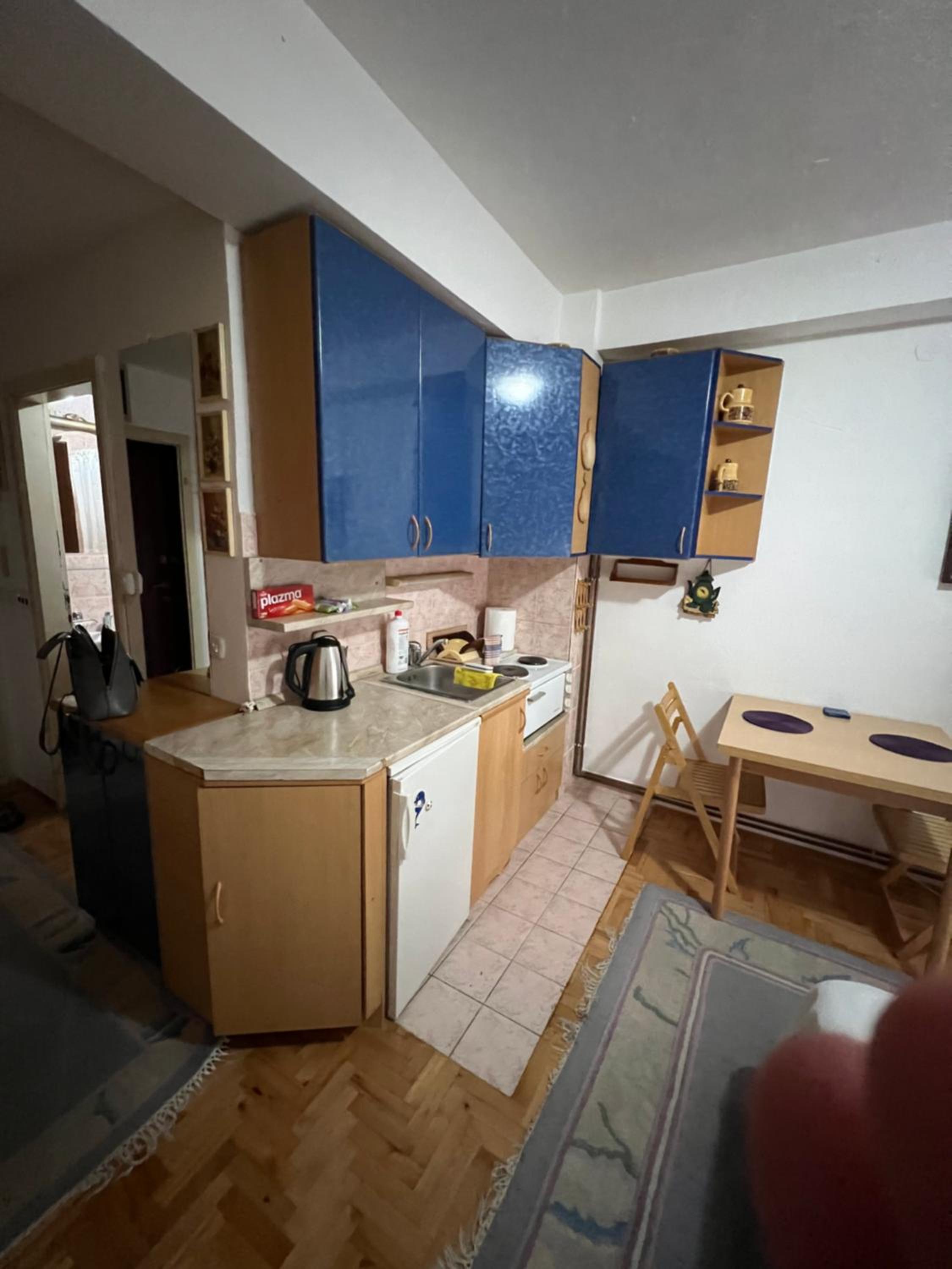 Charming Studio apt with parking view 2