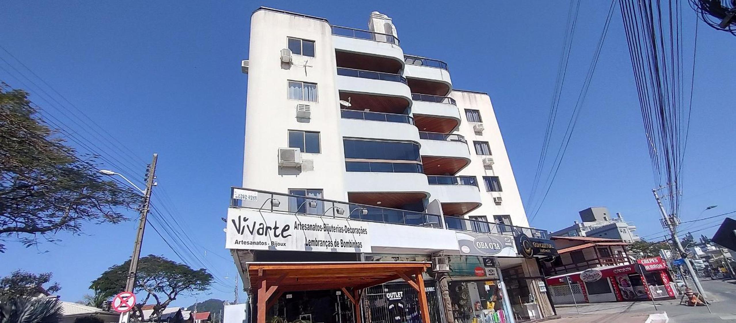 Amplo apartamento com 3 Dormitórios, Vista para o mar