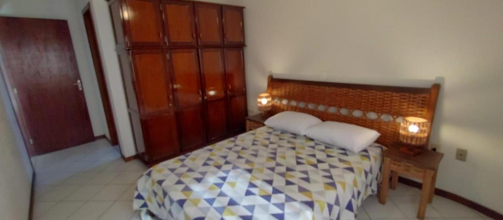 Amplo apartamento com 3 Dormitórios, Vista para o mar