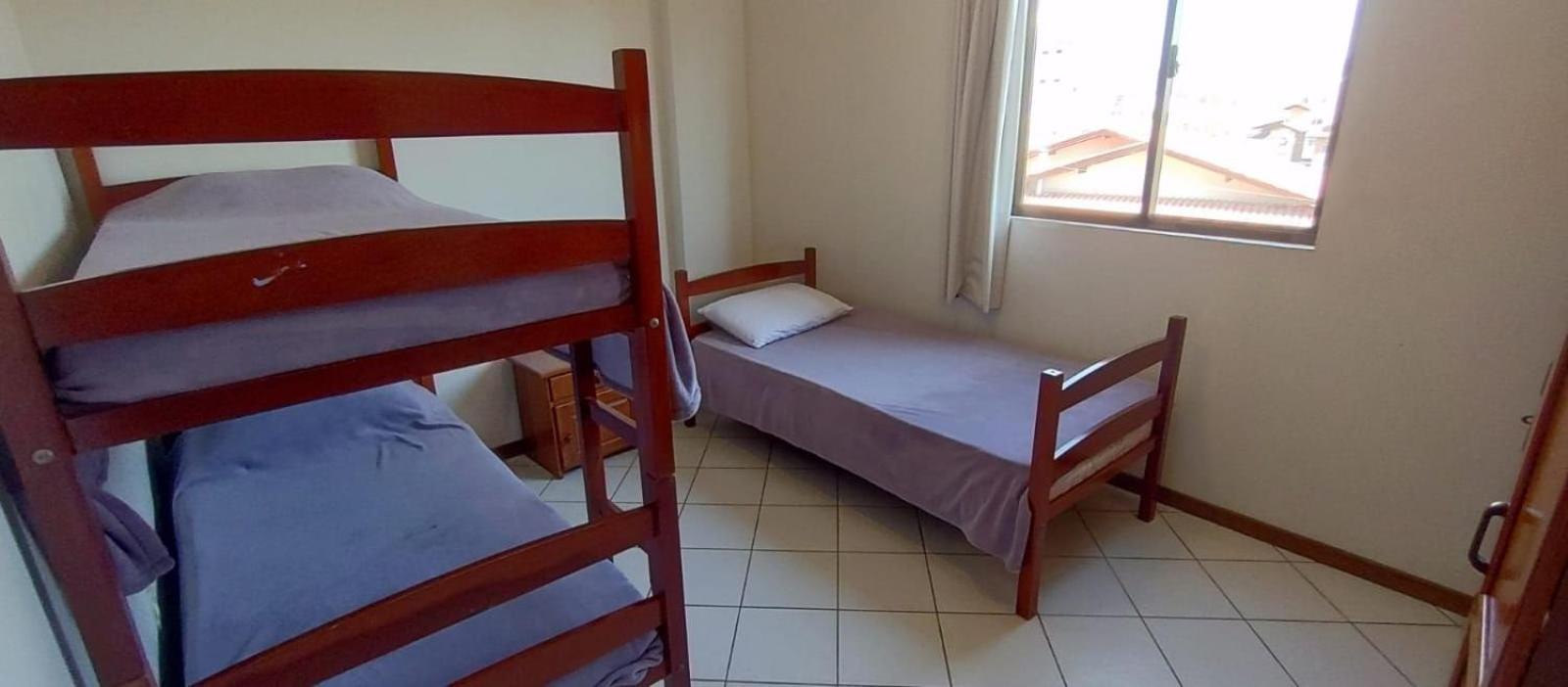Amplo apartamento com 3 Dormitórios, Vista para o mar