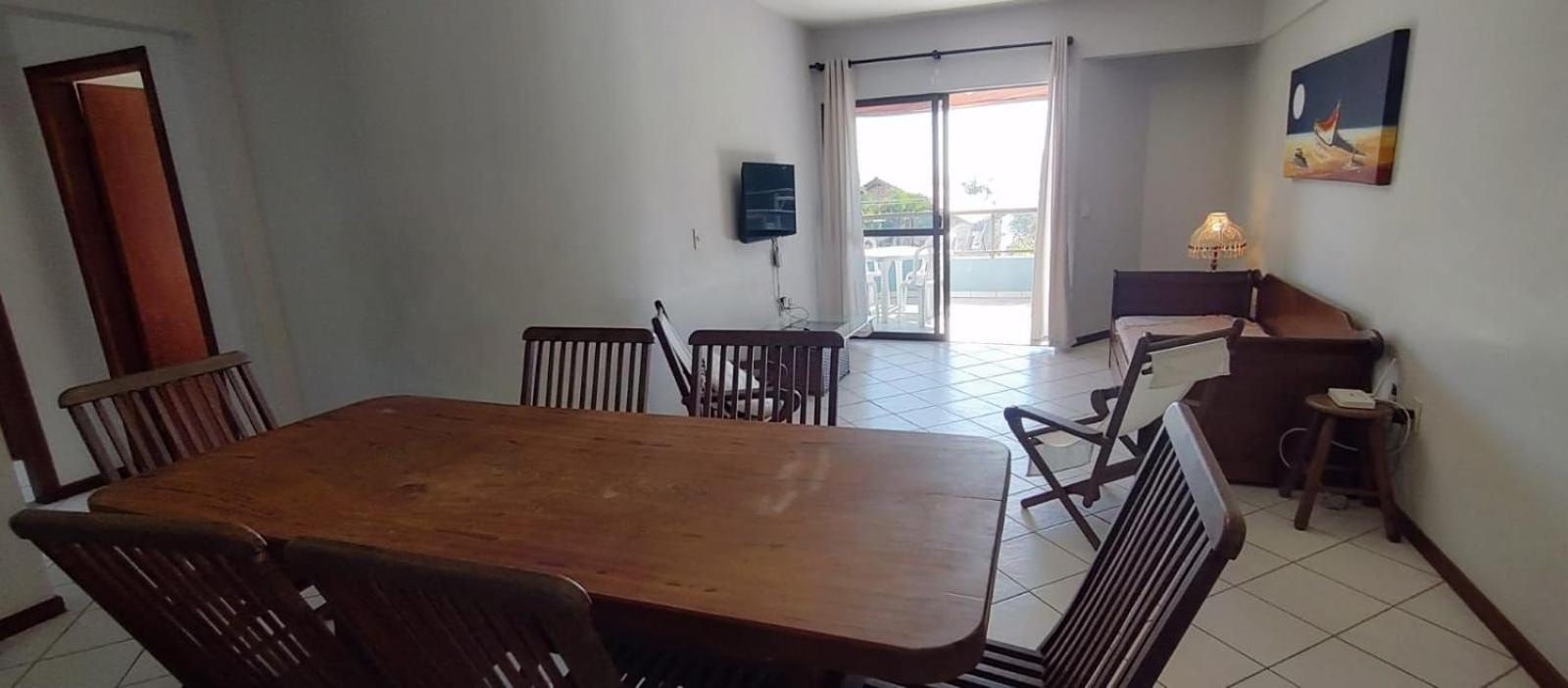 Amplo apartamento com 3 Dormitórios, Vista para o mar