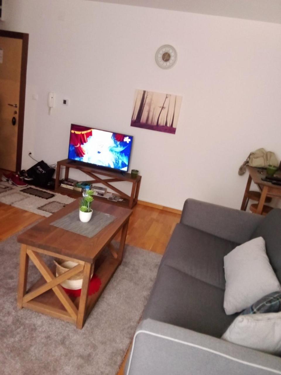 Photo 9