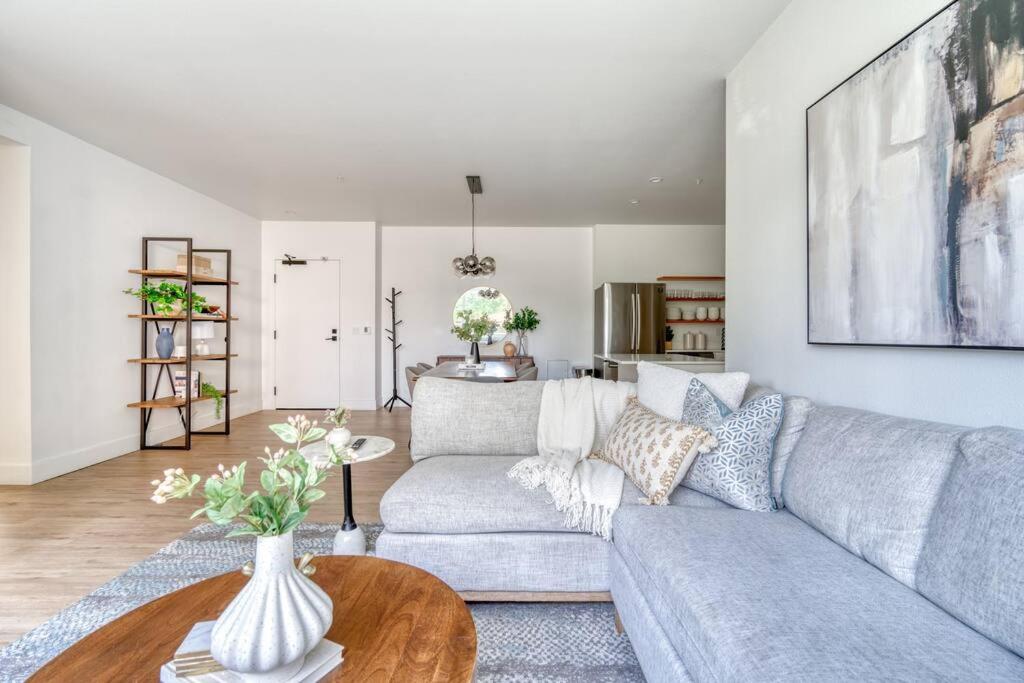 Stay Portland - Private Floor in Magazine Worthy Humboldt Apt Bldg