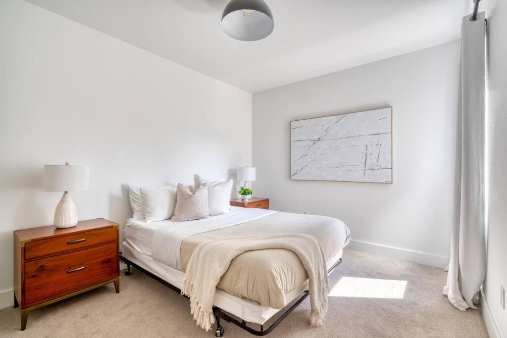 Stay Portland - Private Floor in Magazine Worthy Humboldt Apt Bldg