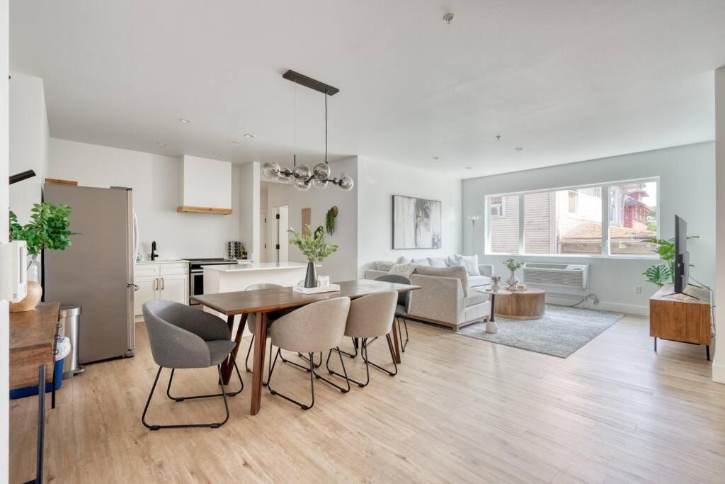 Stay Portland - Private Floor in Magazine Worthy Humboldt Apt Bldg